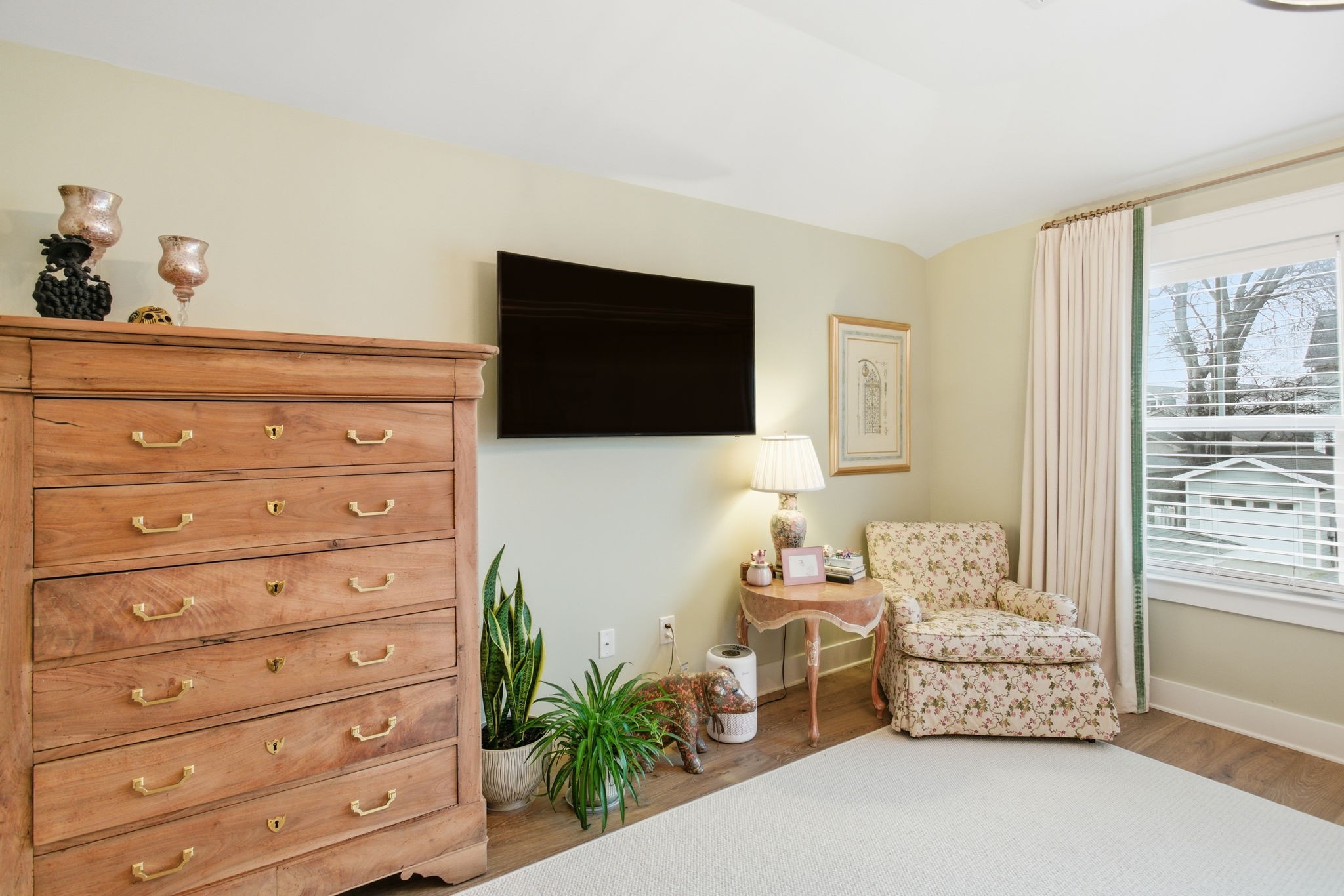 6204A California Ave