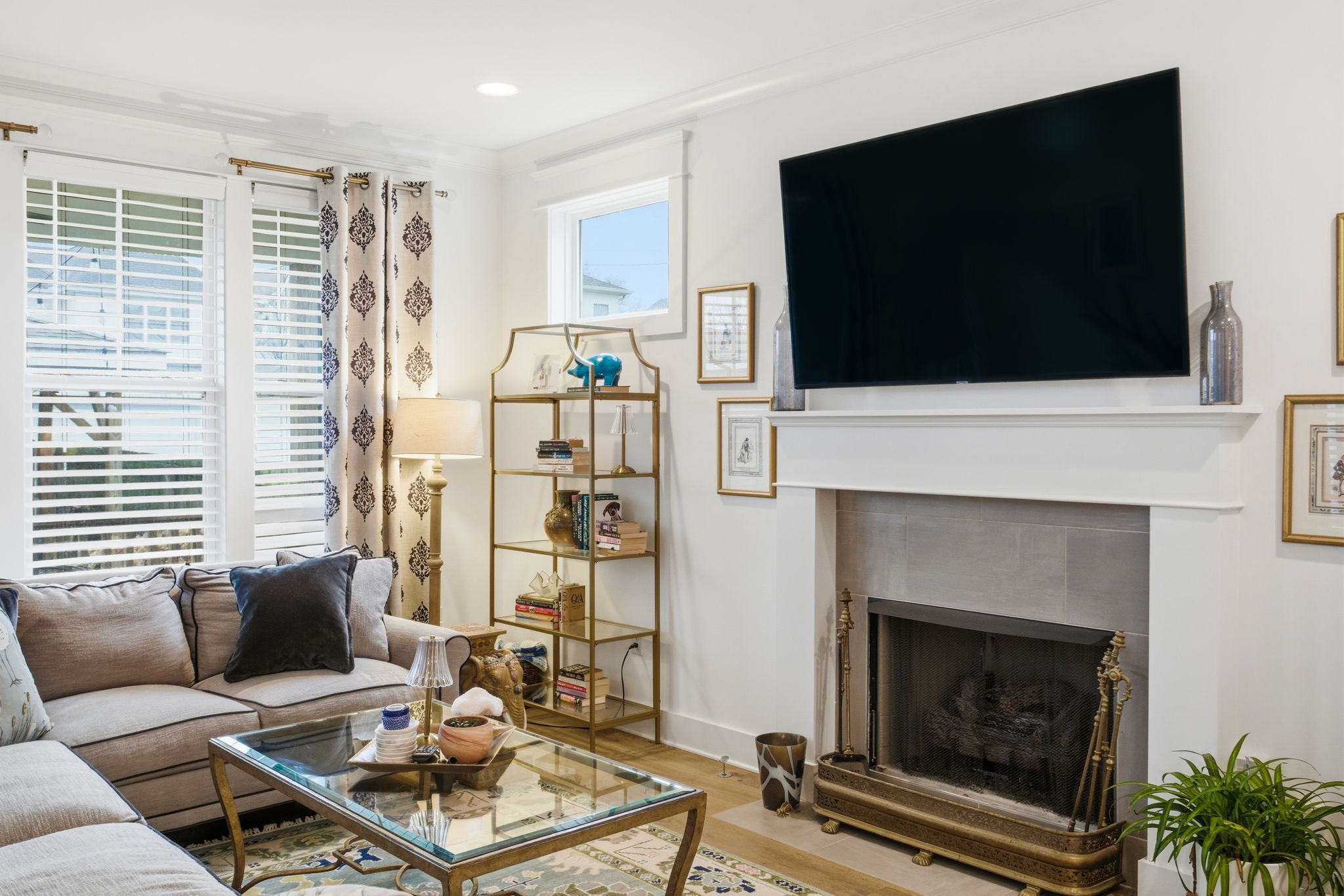 6204A California Ave