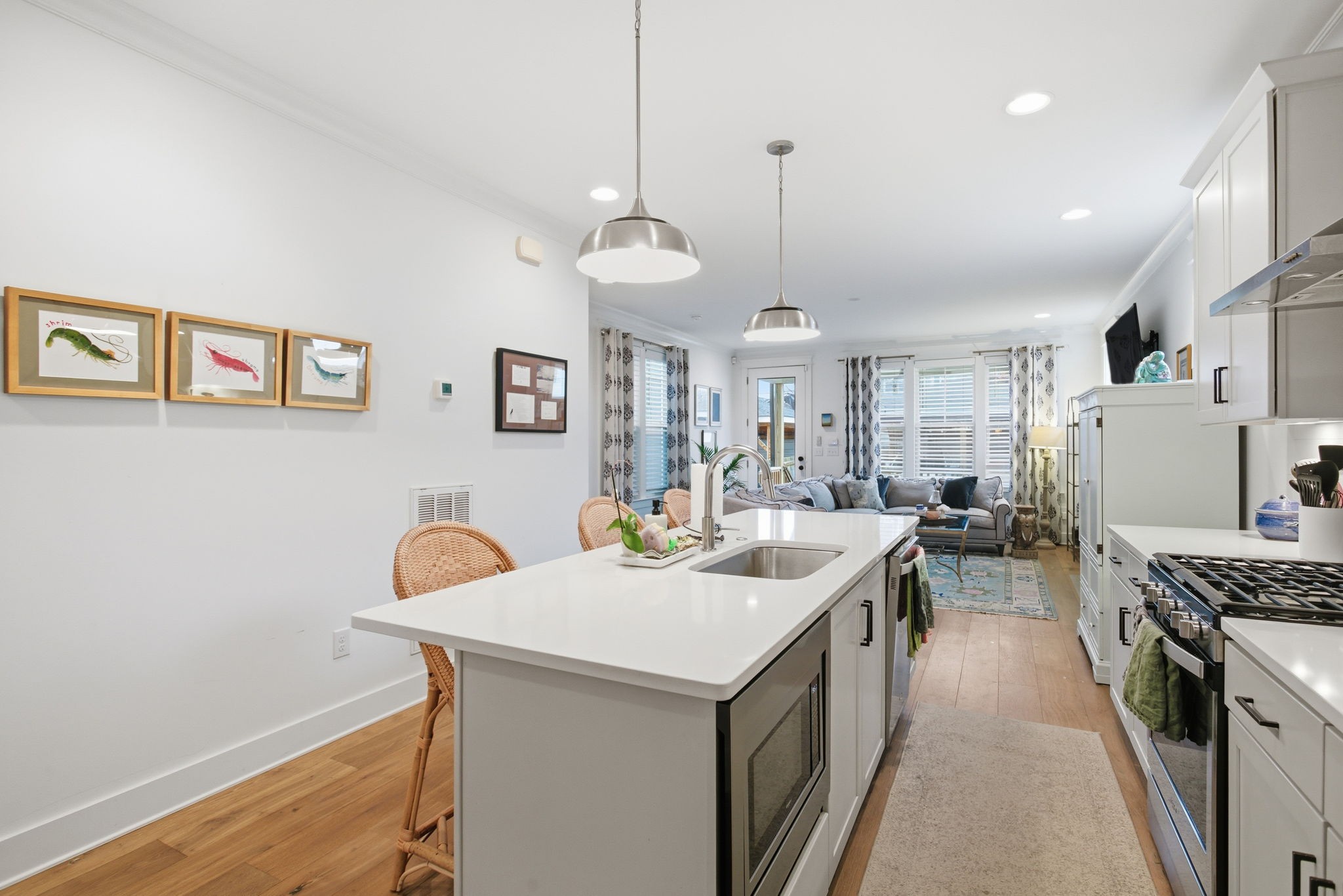 6204A California Ave