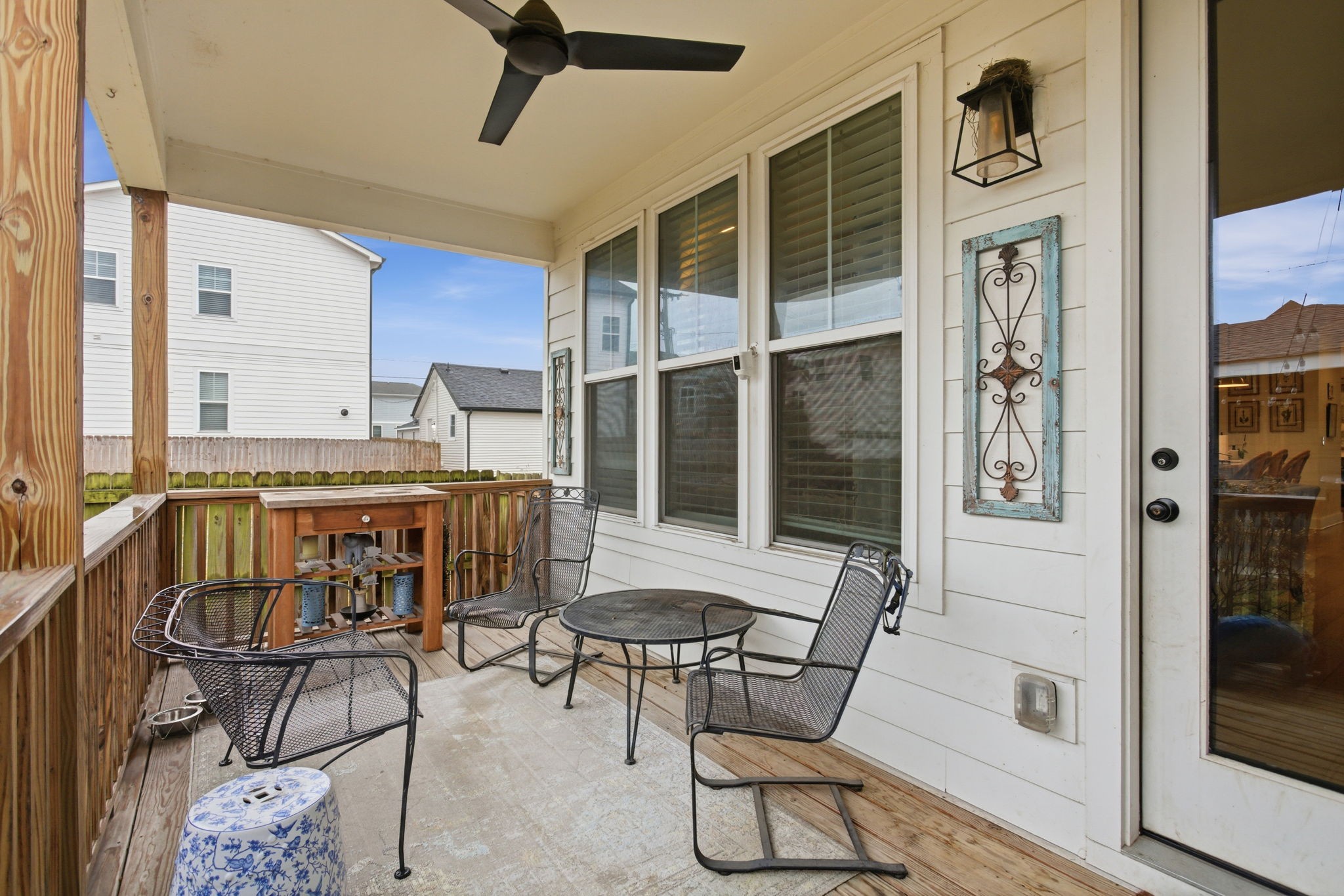 6204A California Ave