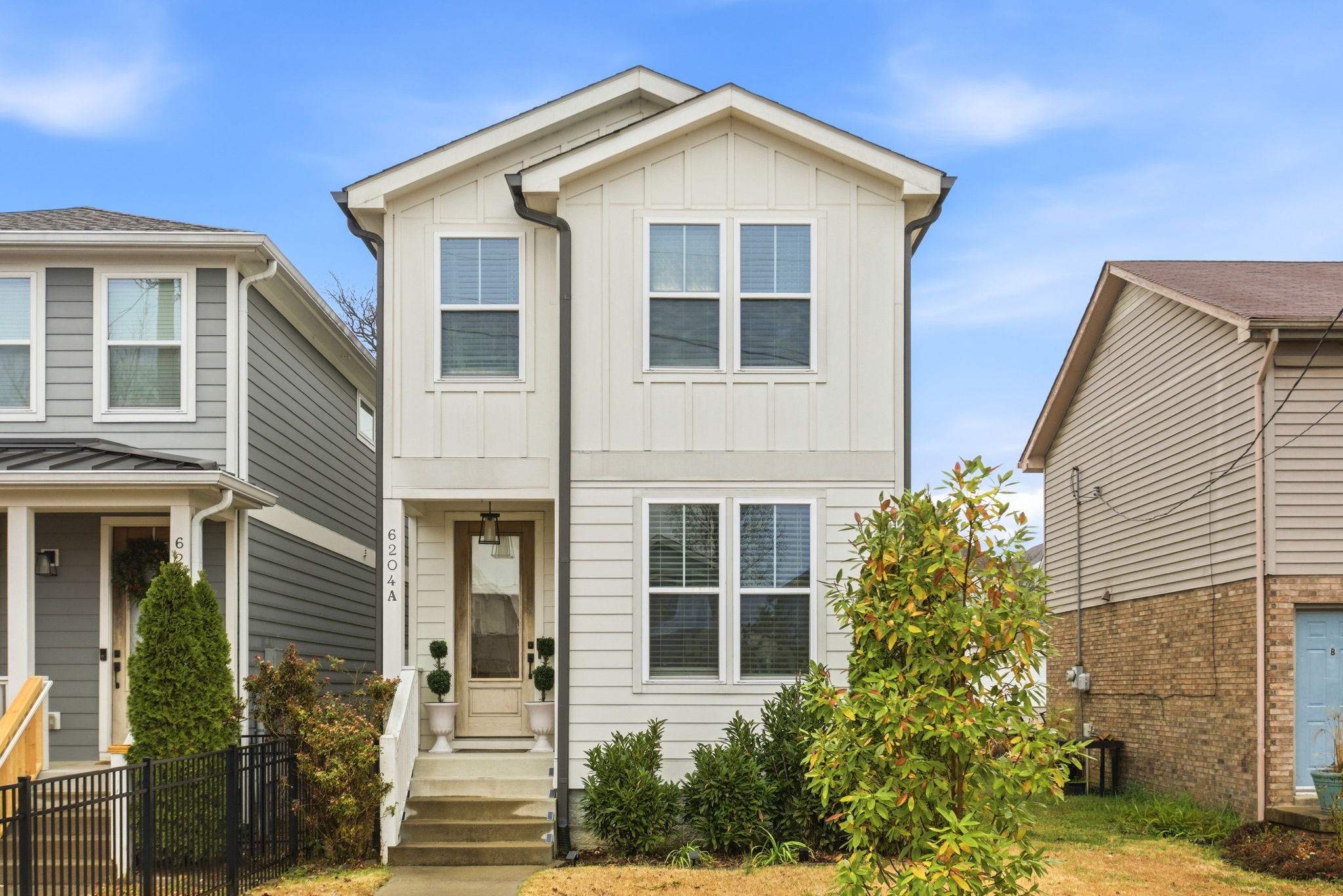 6204A California Ave