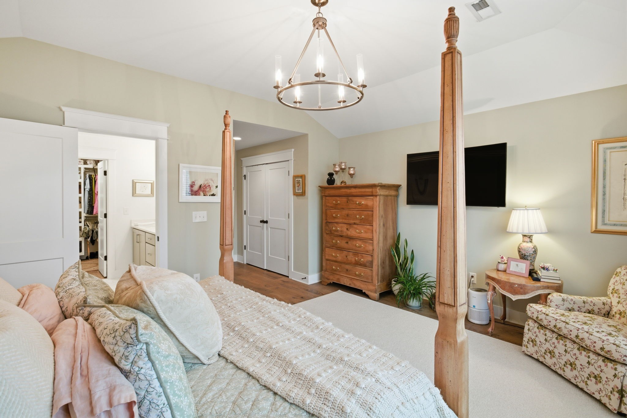 6204A California Ave