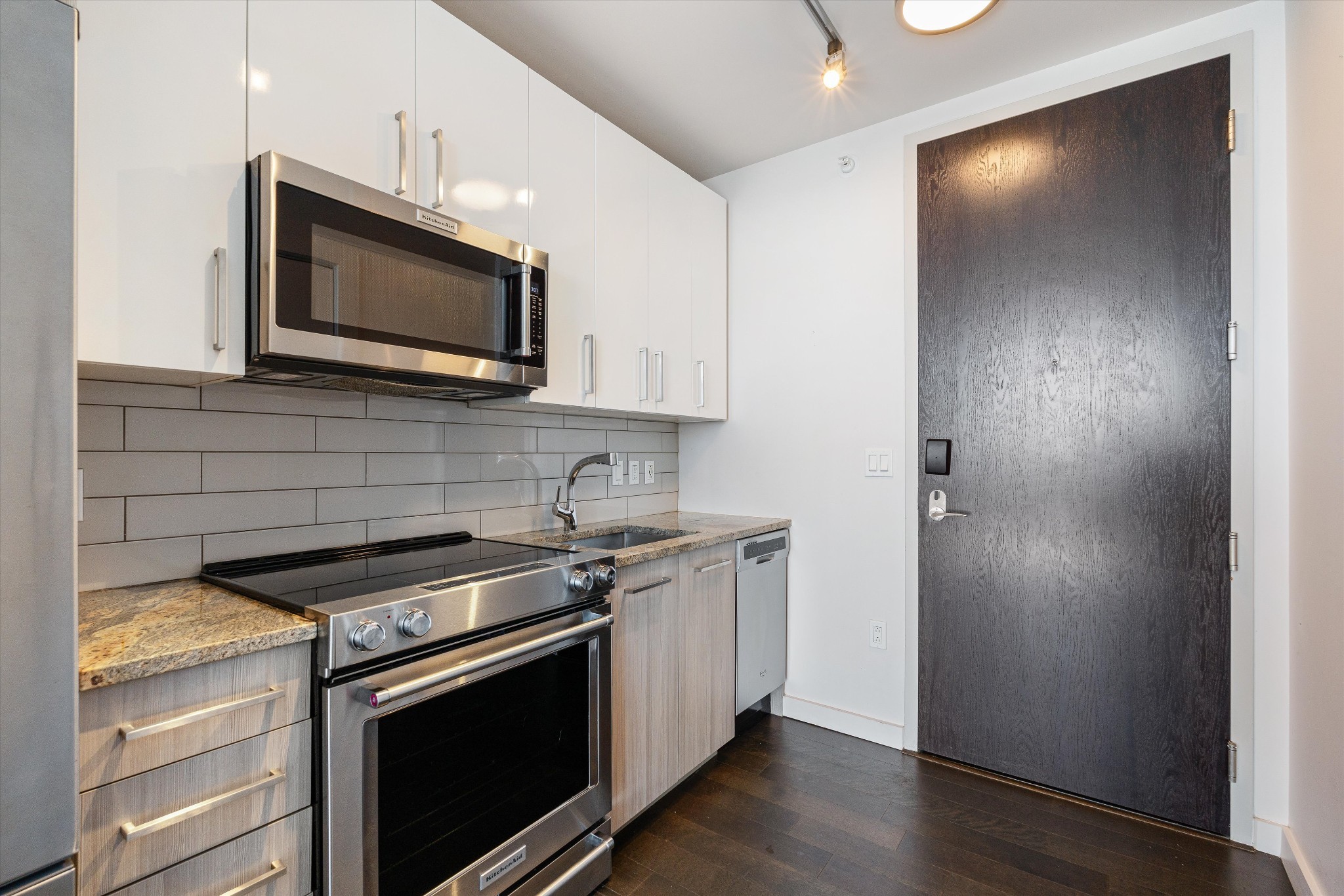 515 Church St Unit: 3711