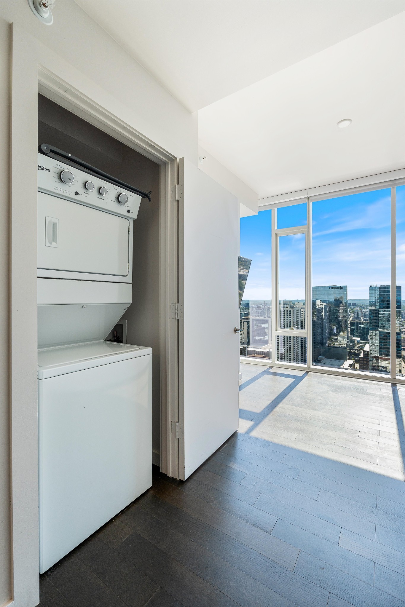 515 Church St Unit: 3711