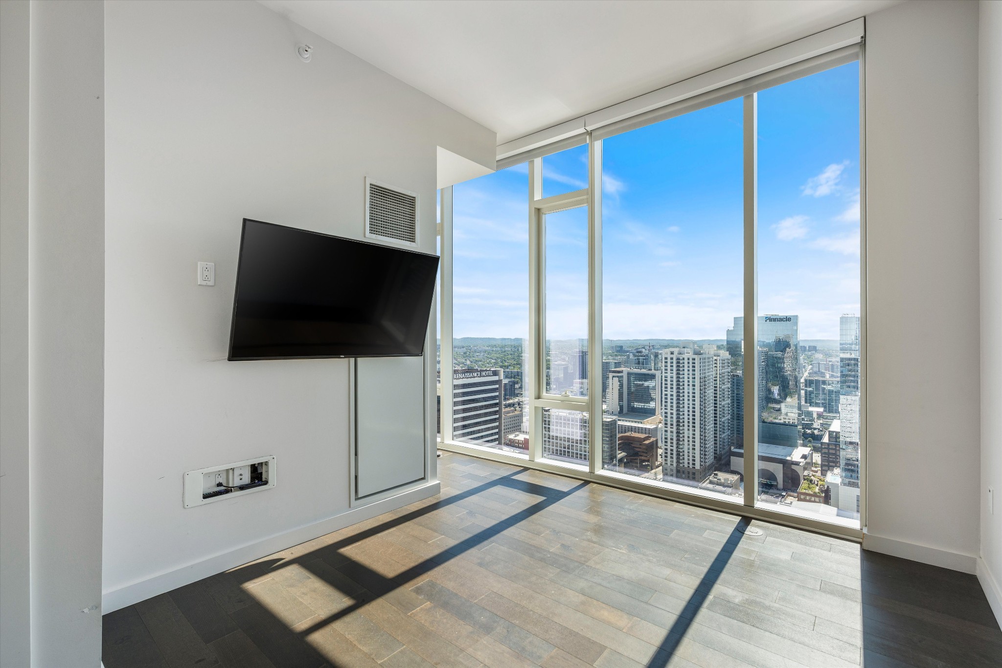 515 Church St Unit: 3711