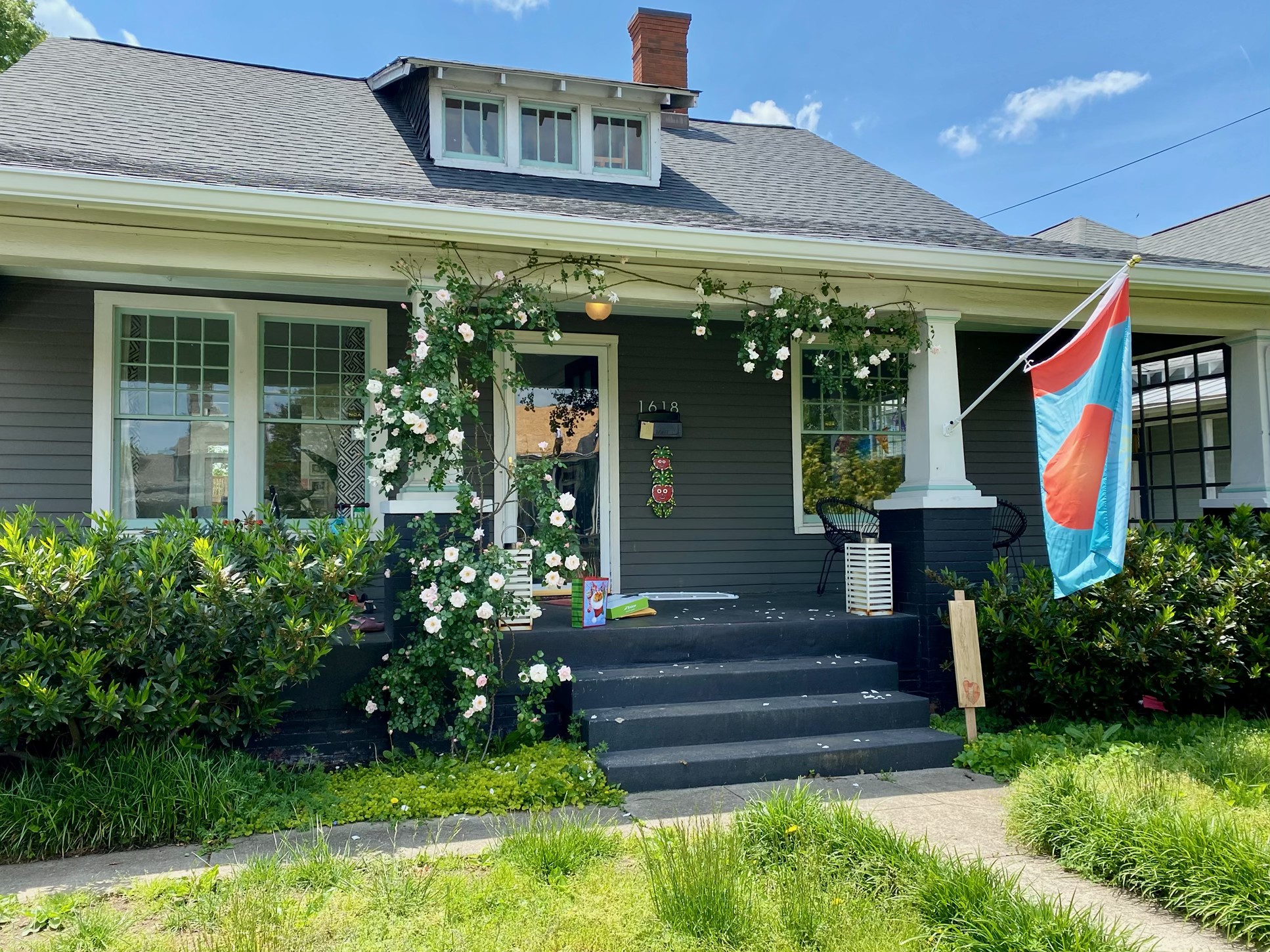 1618 Holly St