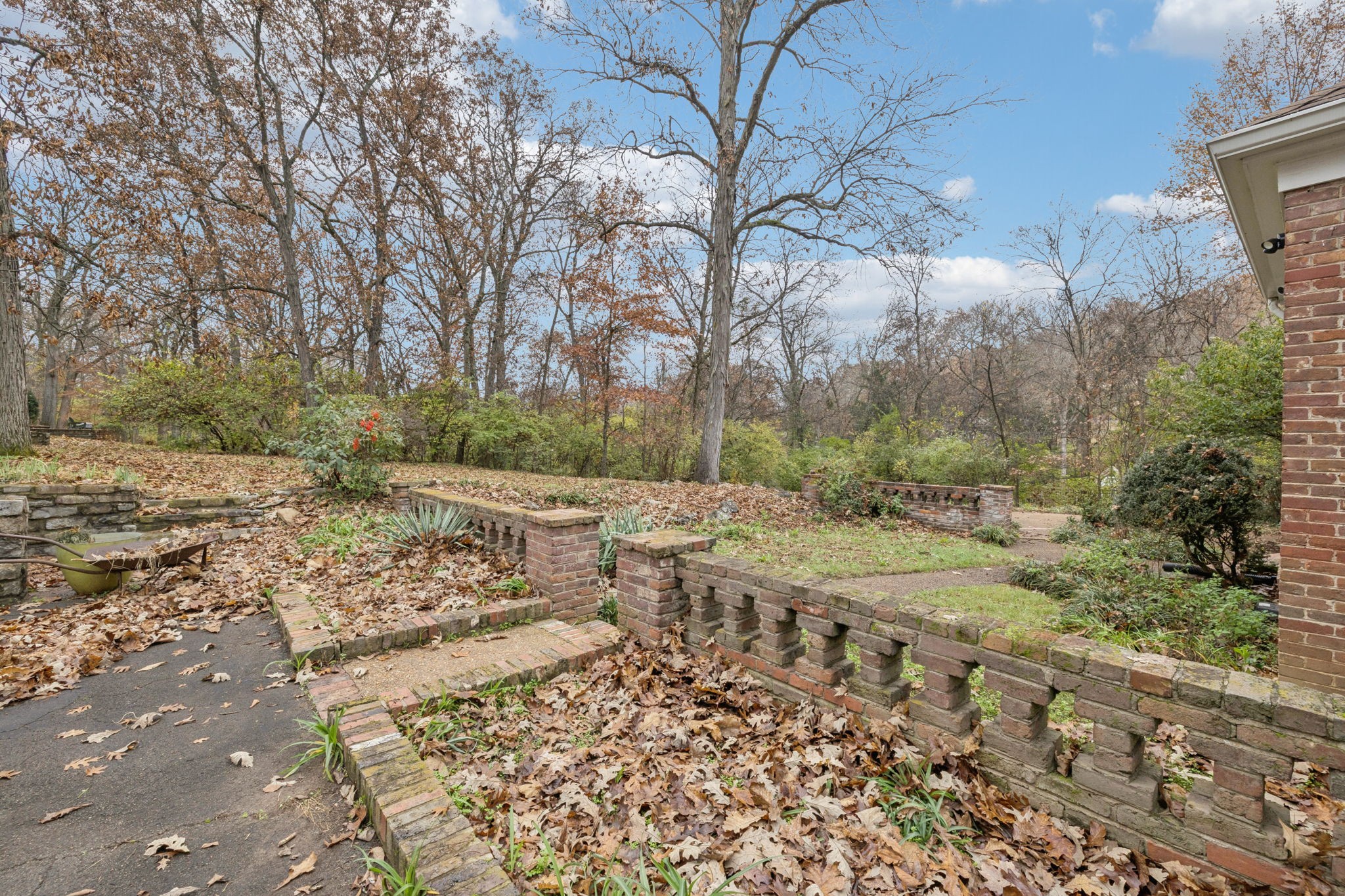 6012 Hickory Valley Rd