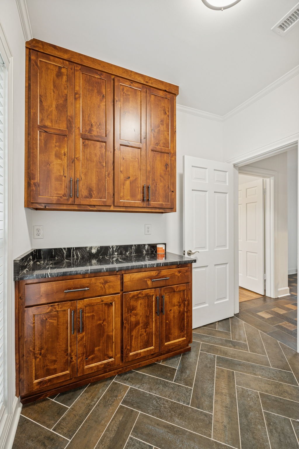 6012 Hickory Valley Rd