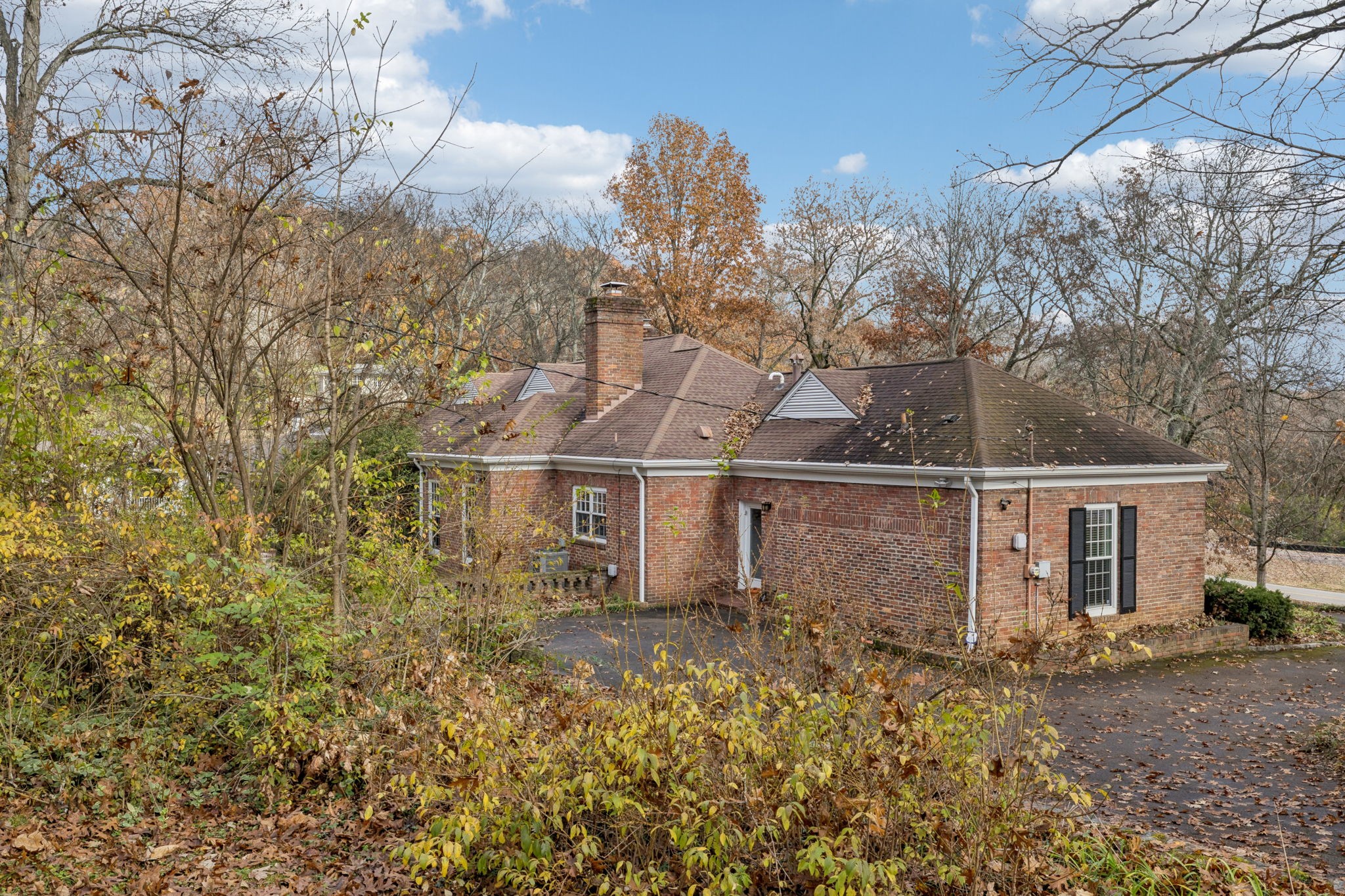 6012 Hickory Valley Rd