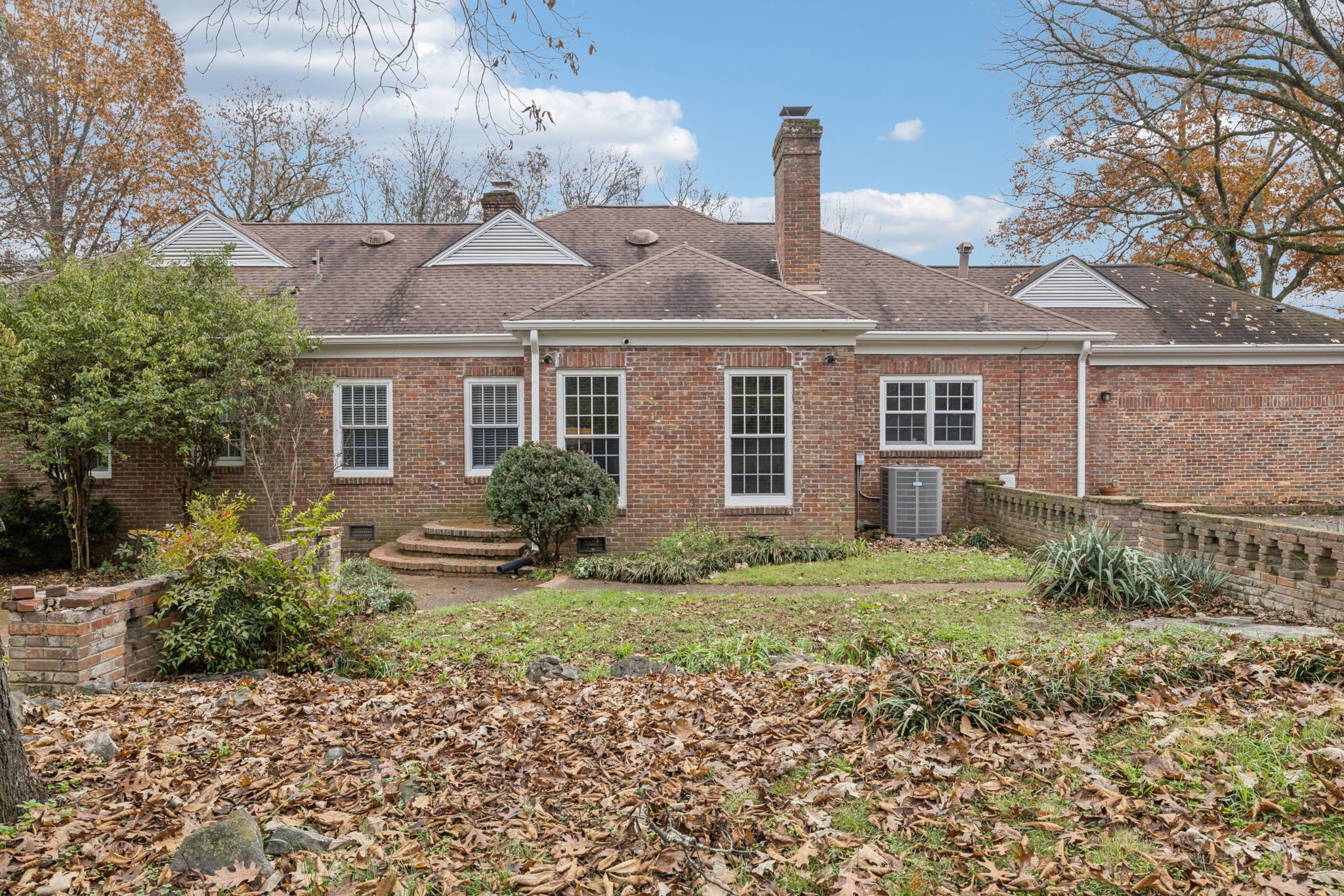 6012 Hickory Valley Rd