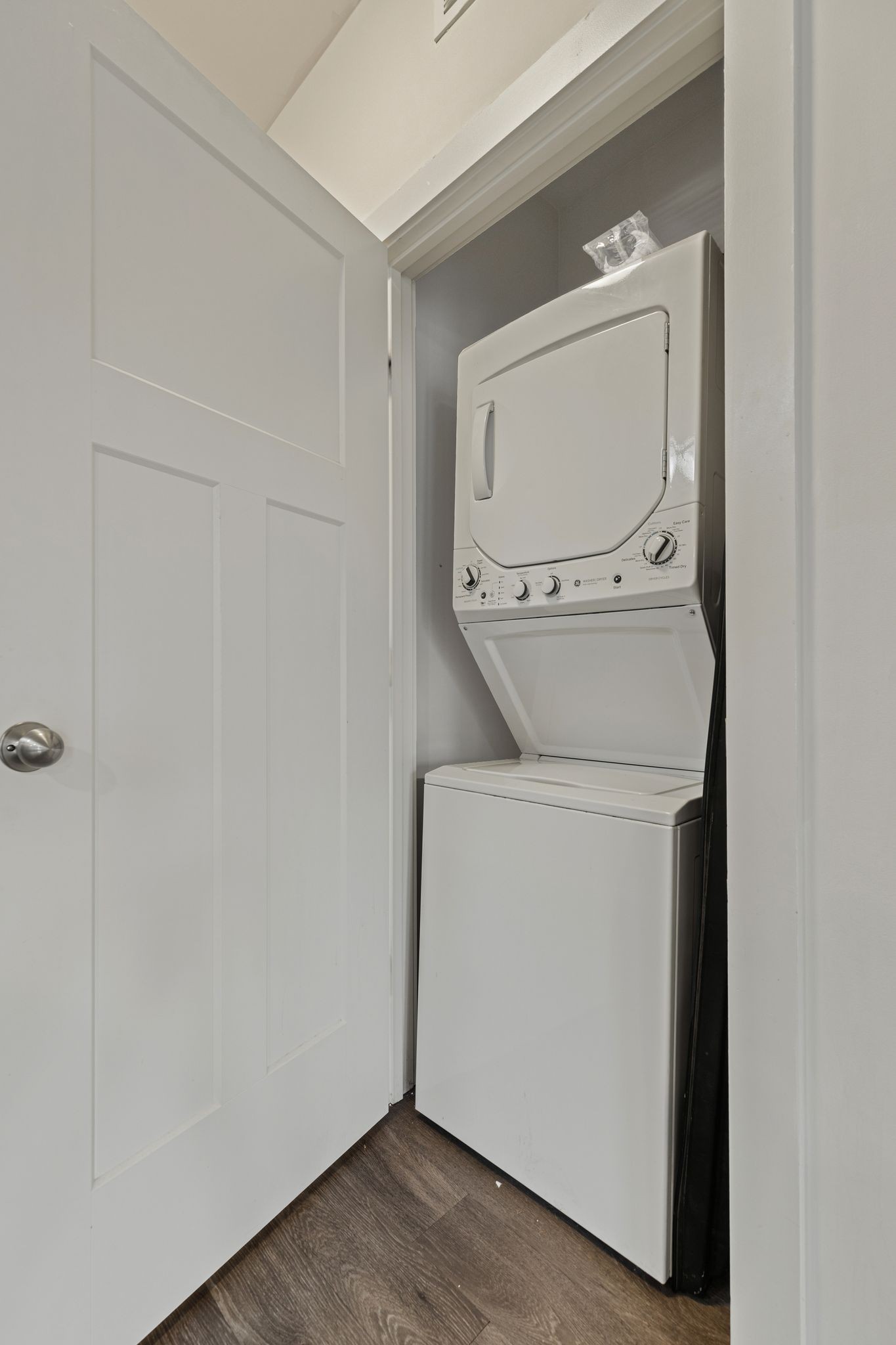 410 Rosedale Ave Unit: 302