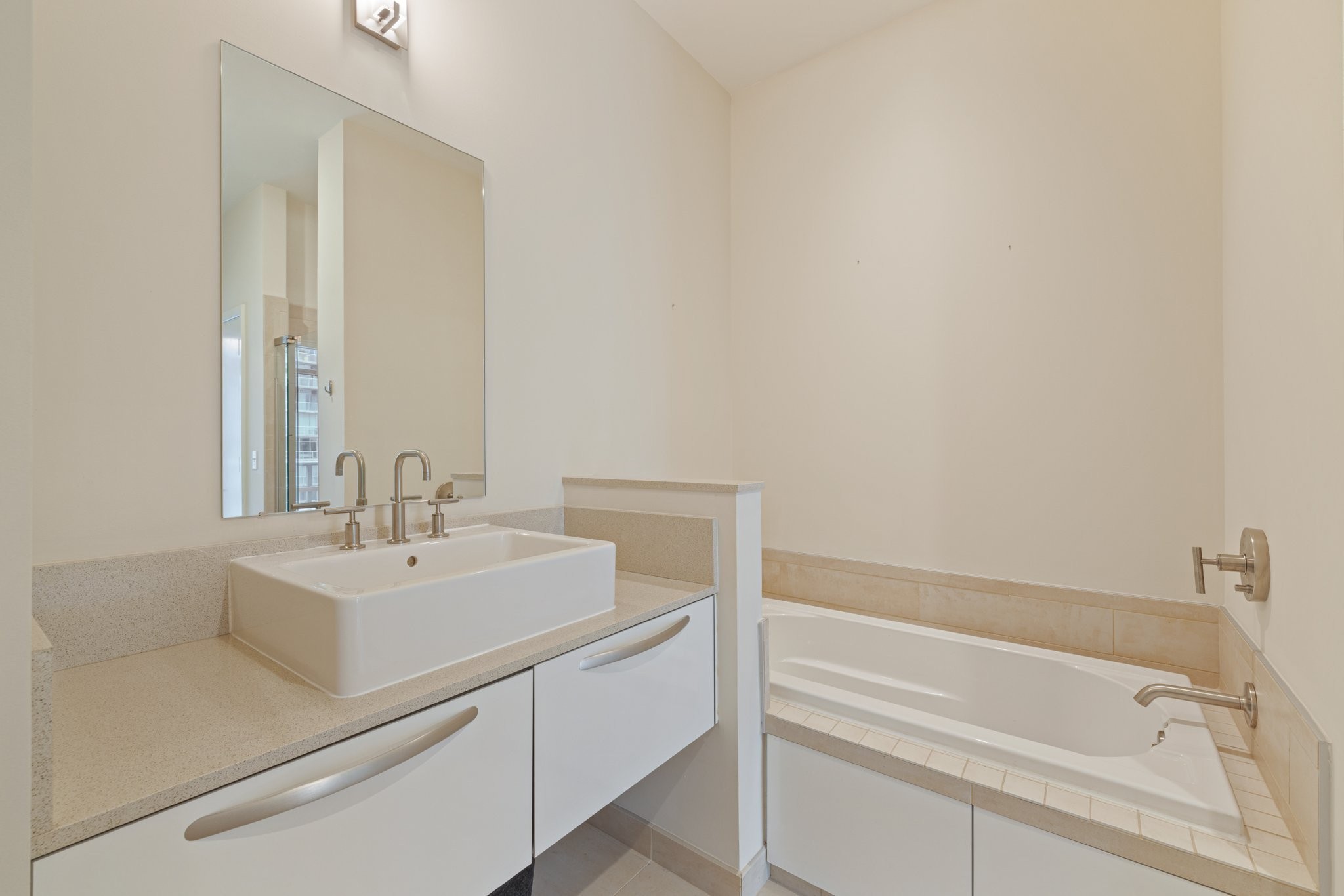 700 12th Ave, S Unit: 1002