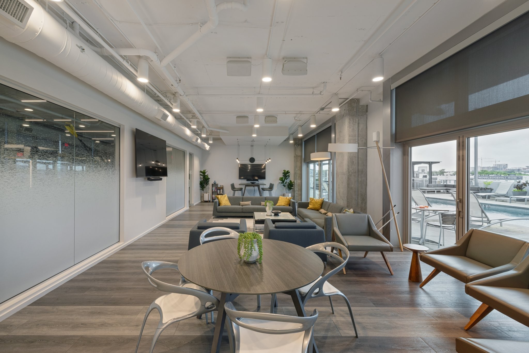 700 12th Ave, S Unit: 1002