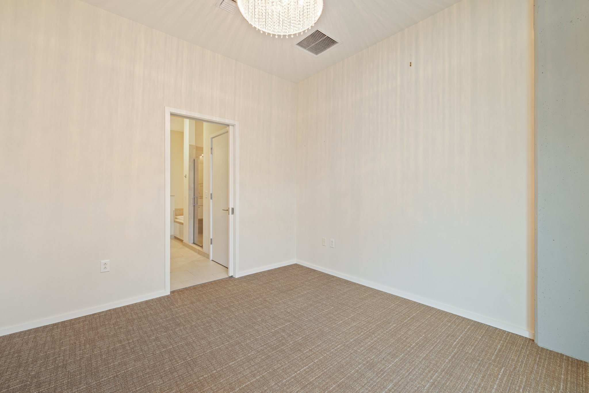 700 12th Ave, S Unit: 1002