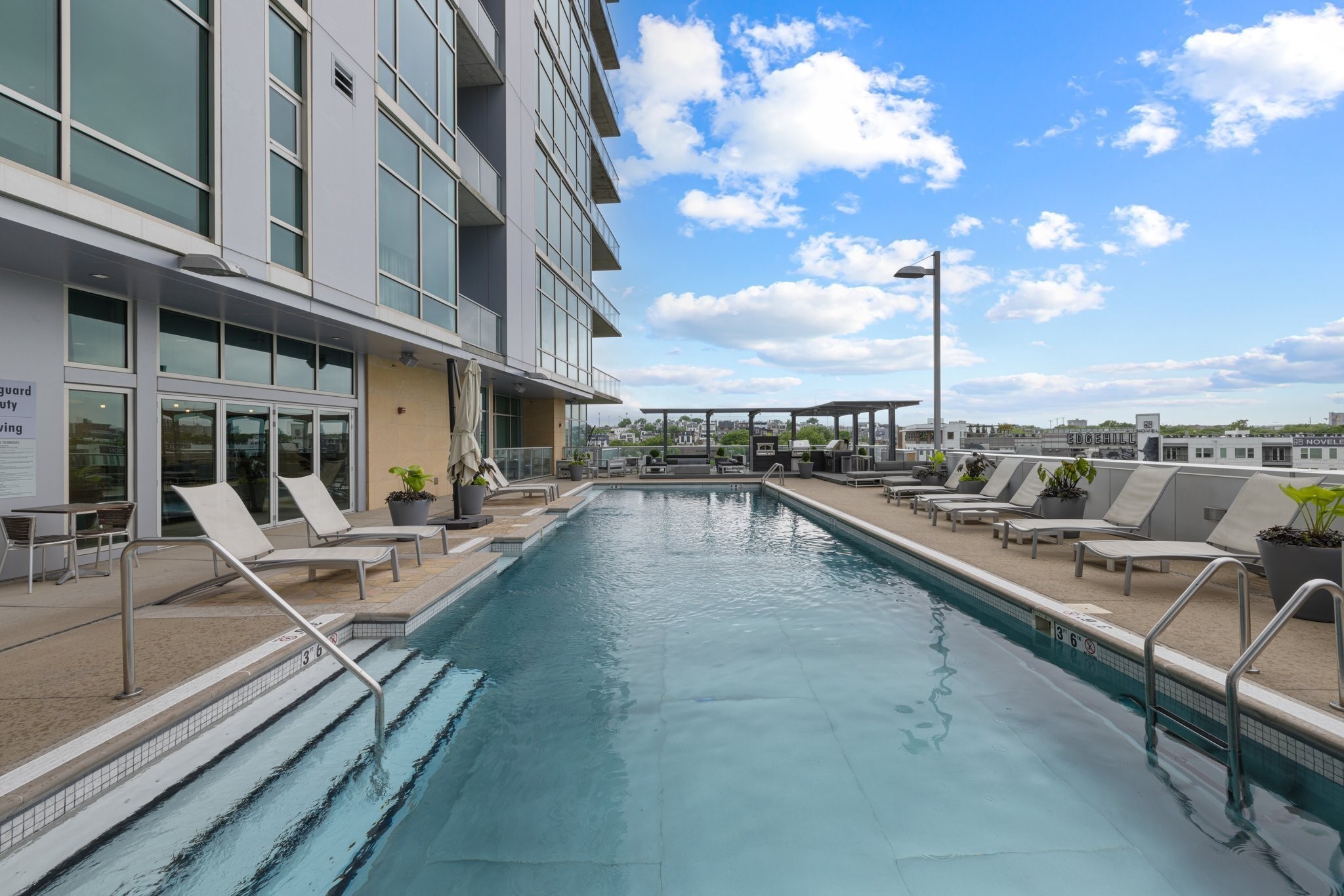 700 12th Ave, S Unit: 1002