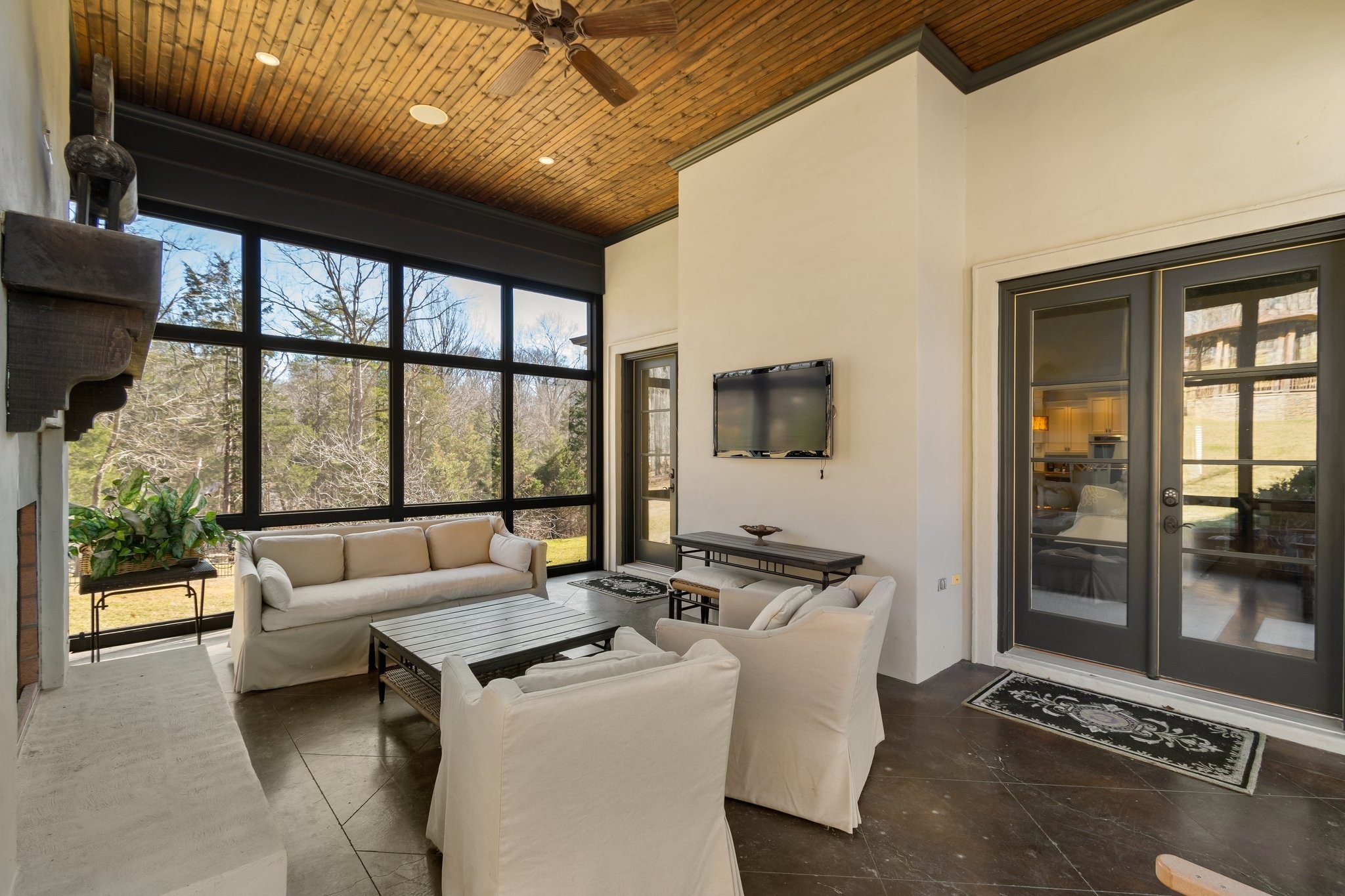 340 White Swans Crossing