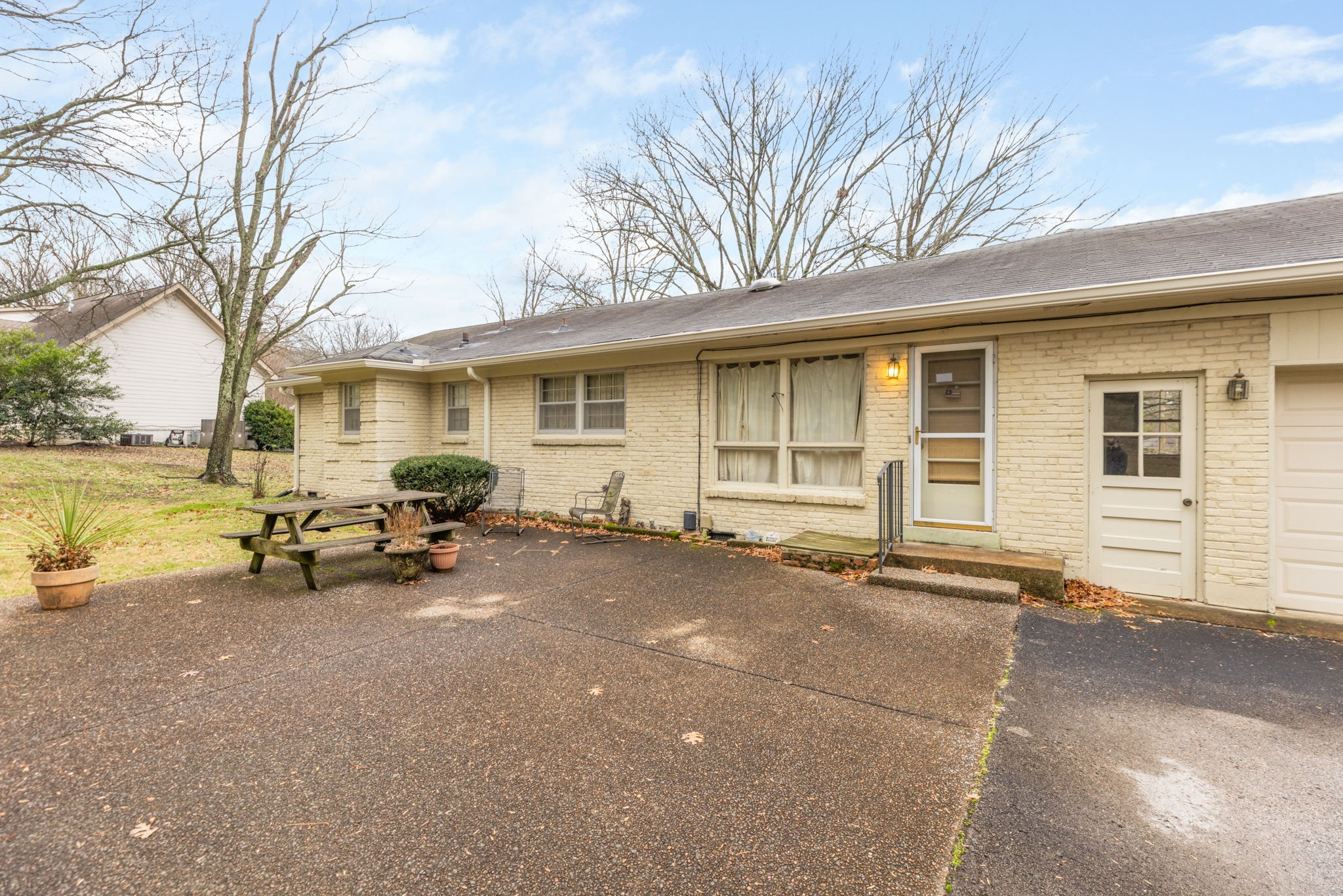 1326 Burton Valley Rd