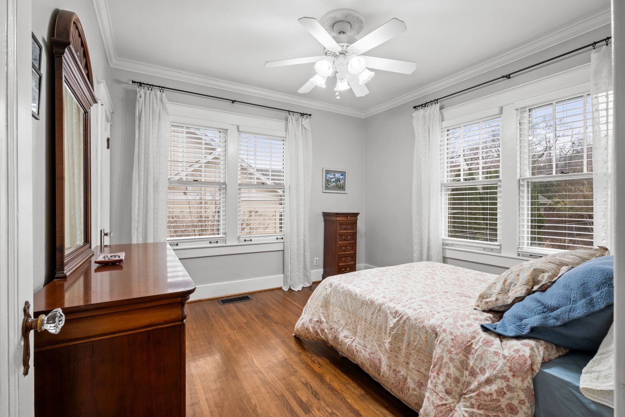 2806 Westmoreland Dr