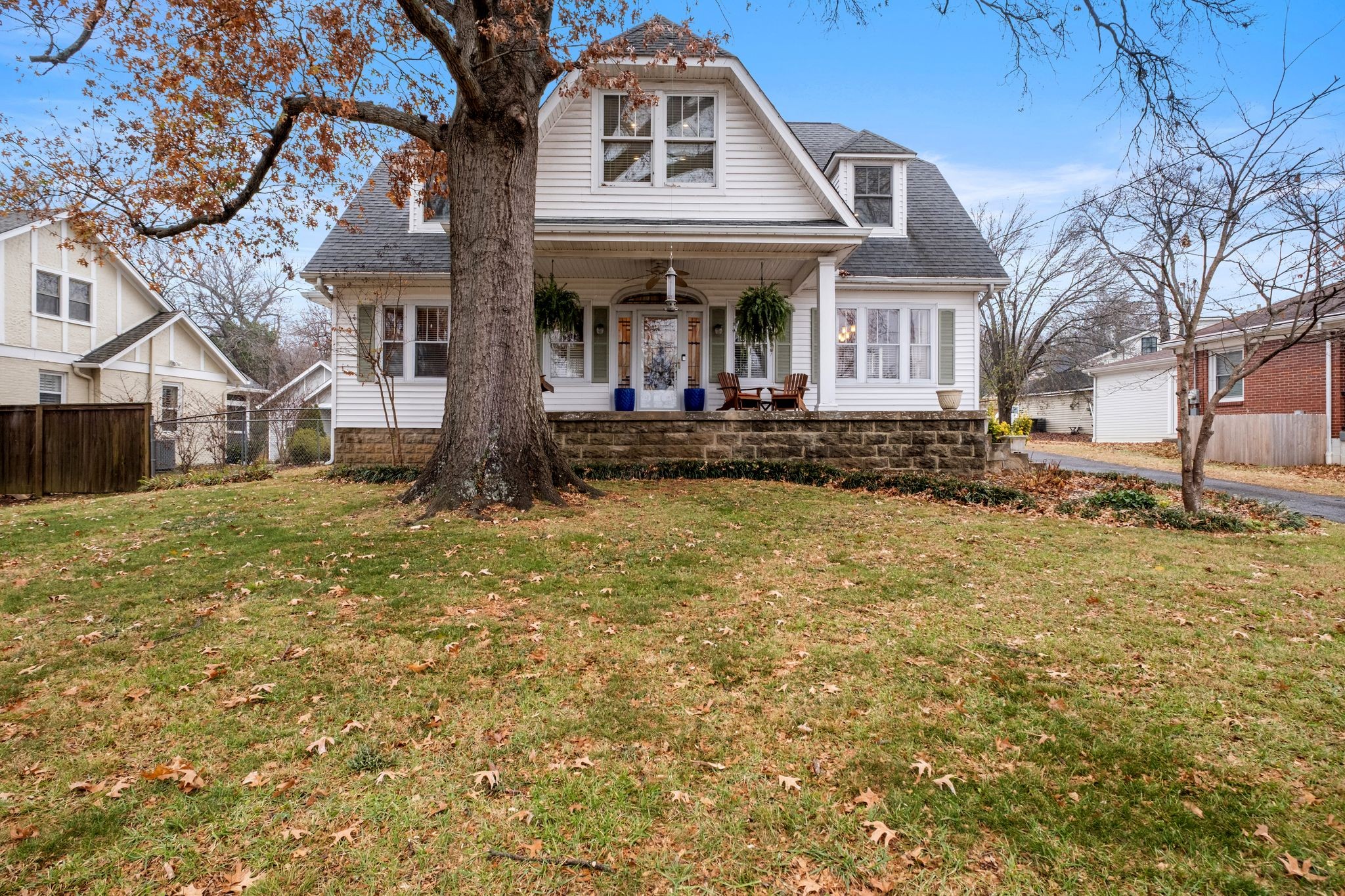 2806 Westmoreland Dr