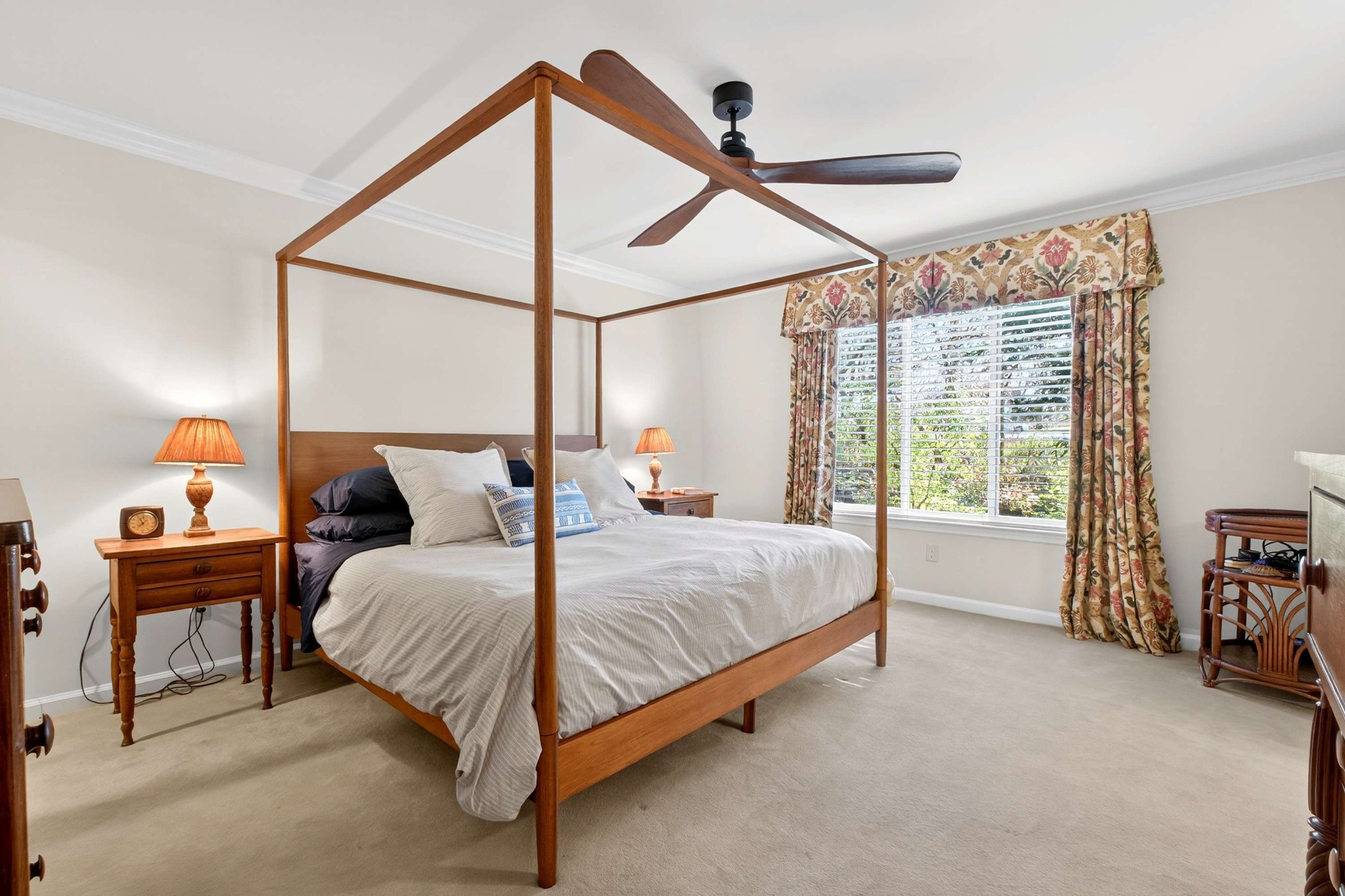 4487 Post Pl Unit: 9