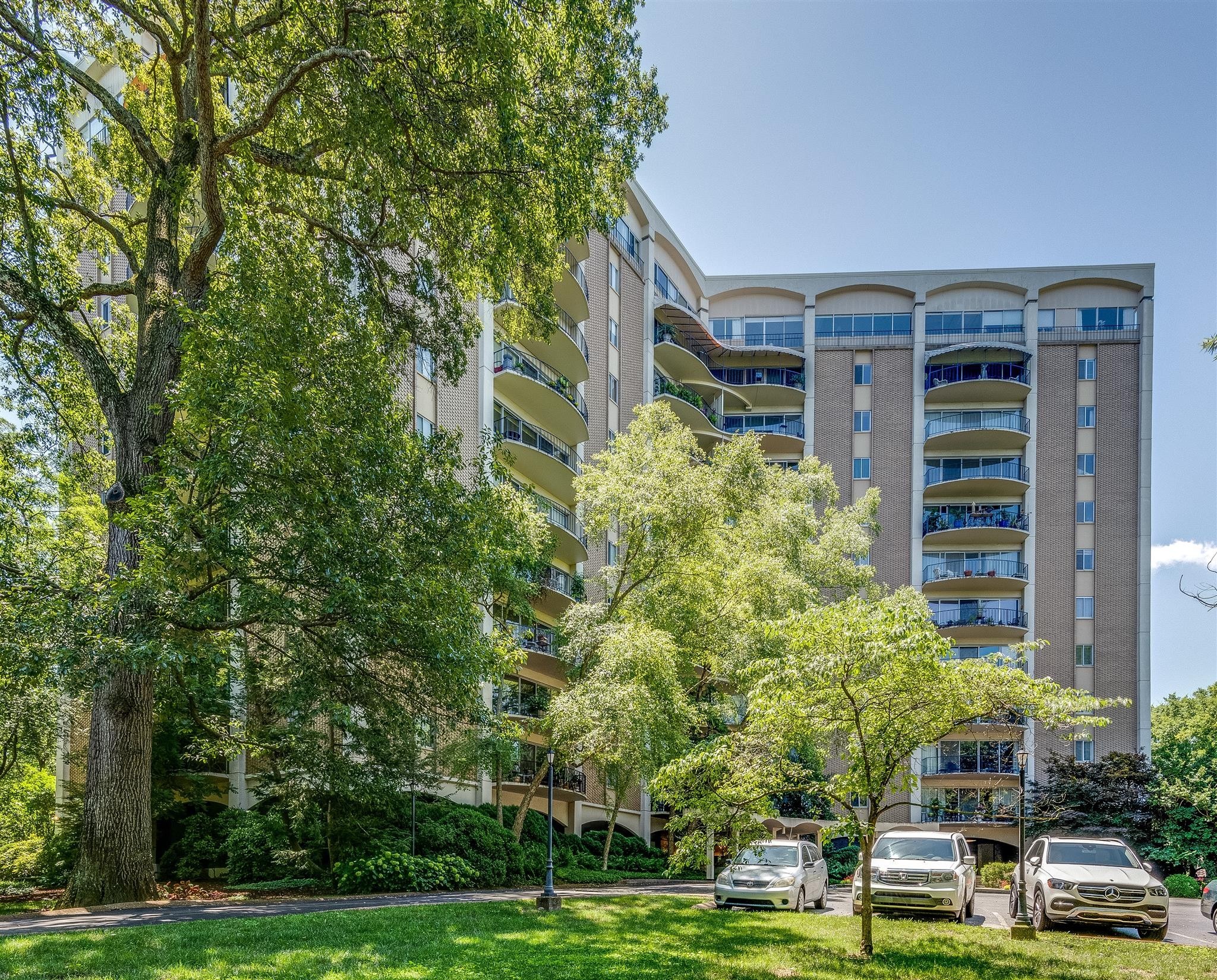 4215 Harding Pike Unit: 306