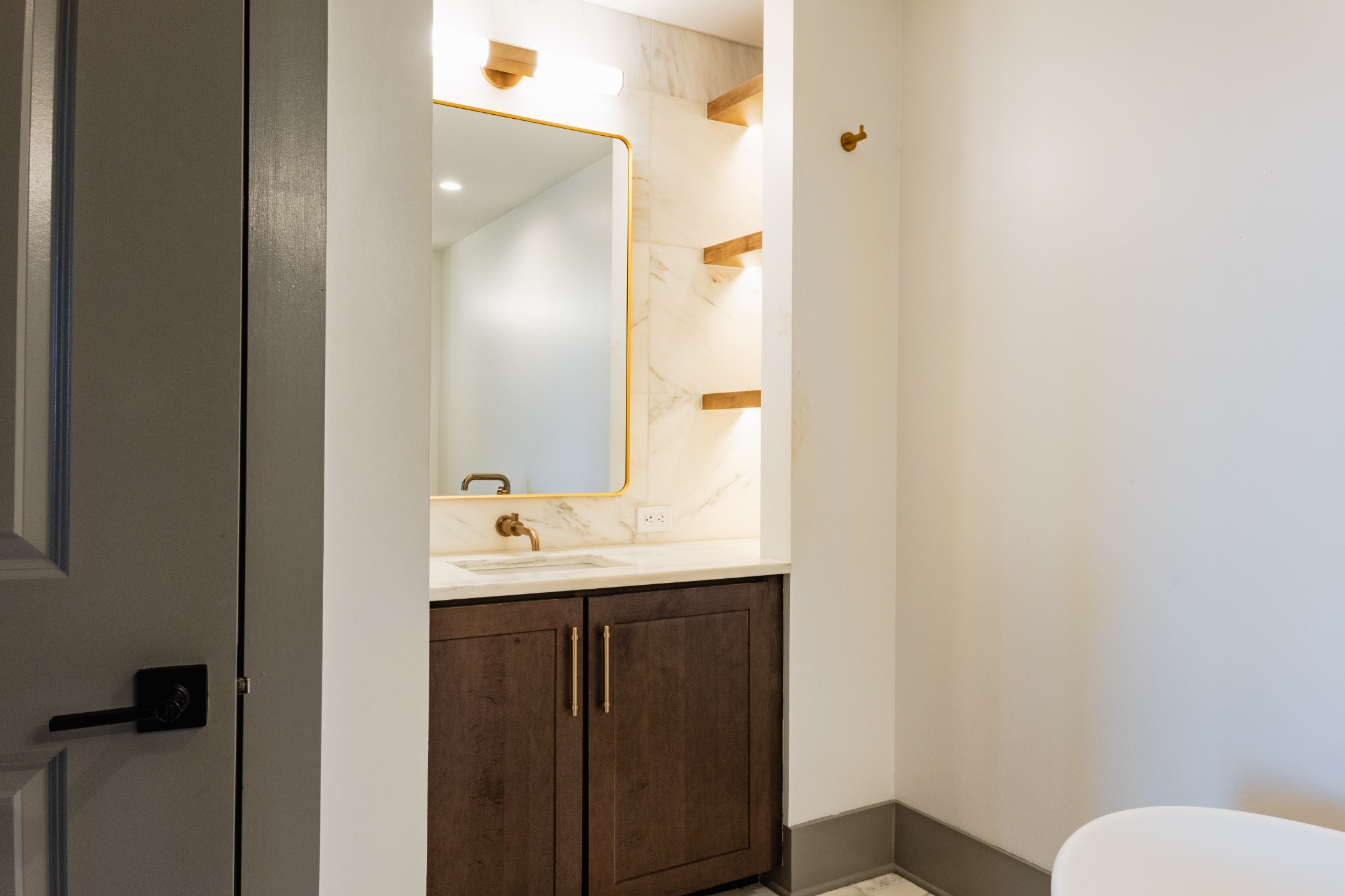 1616 West End Ave Unit: 2304