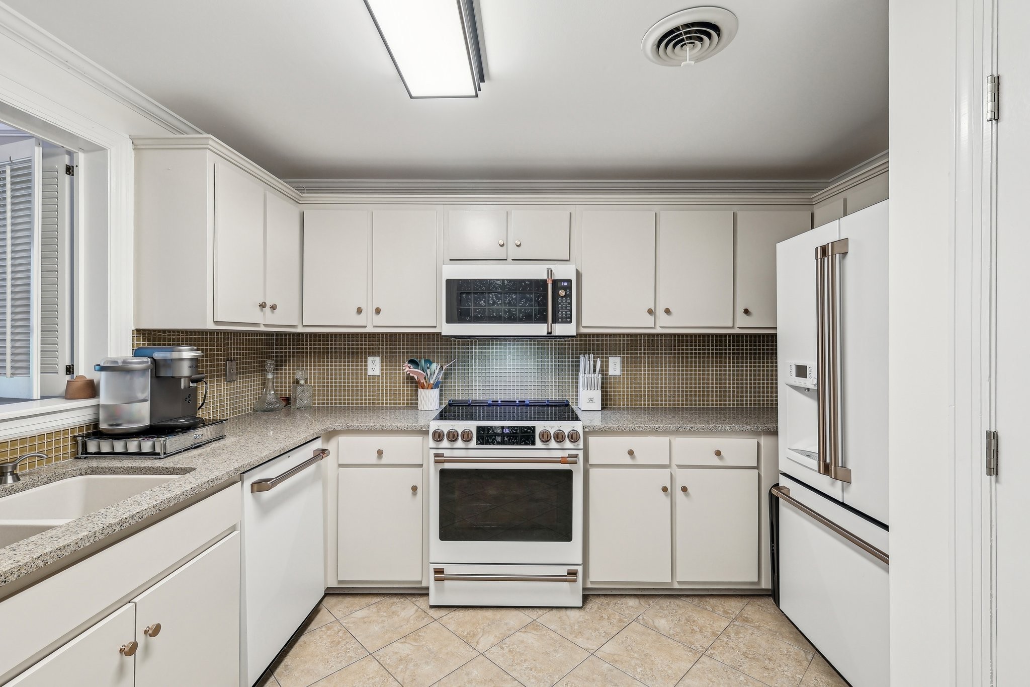 4040 Woodlawn Dr Unit: 30