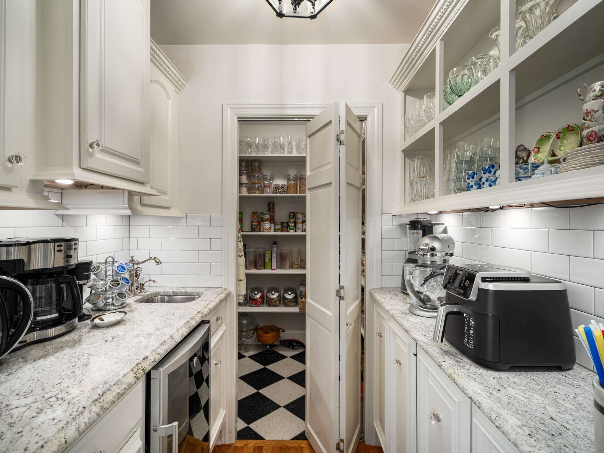 305 Davidson Rd