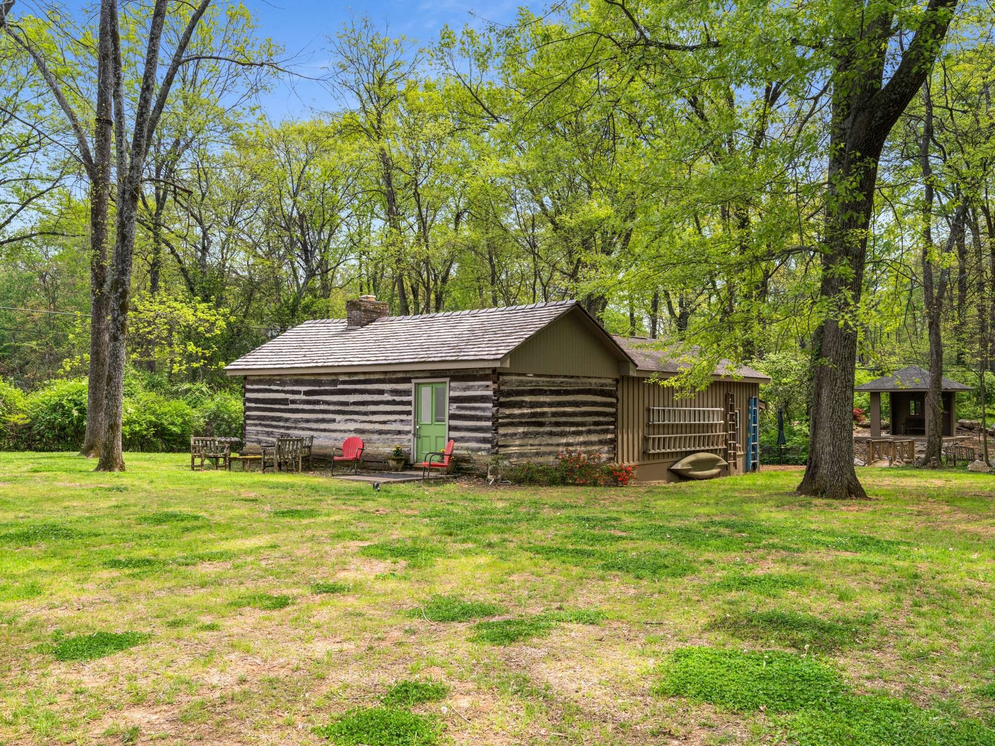 305 Davidson Rd