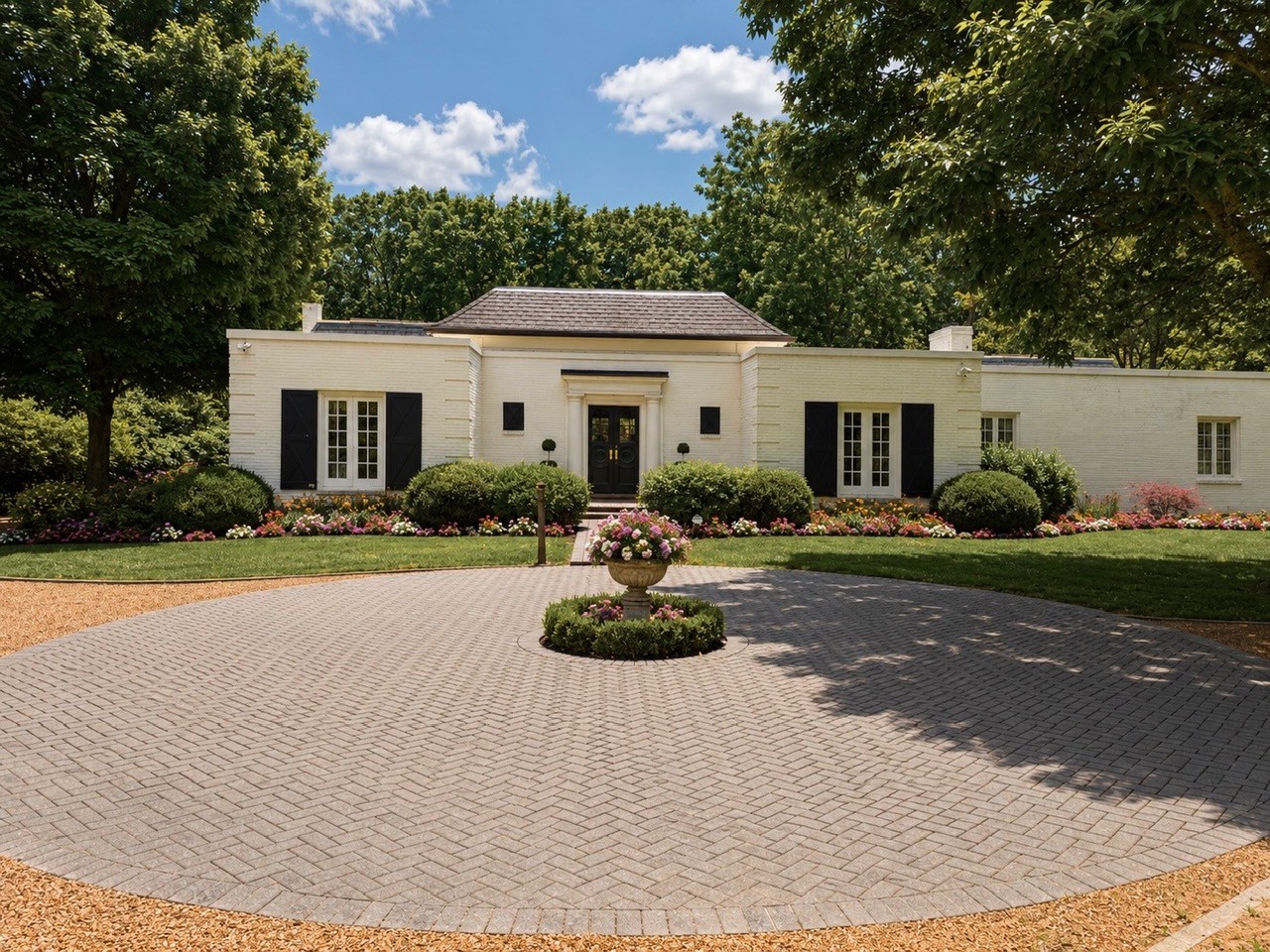 305 Davidson Rd