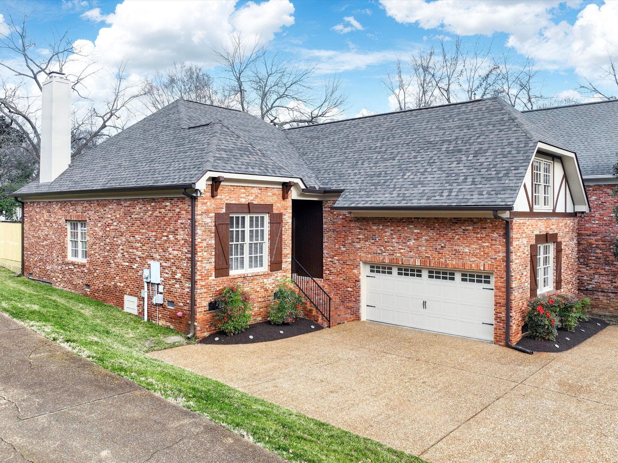 5906 Old Harding Pike