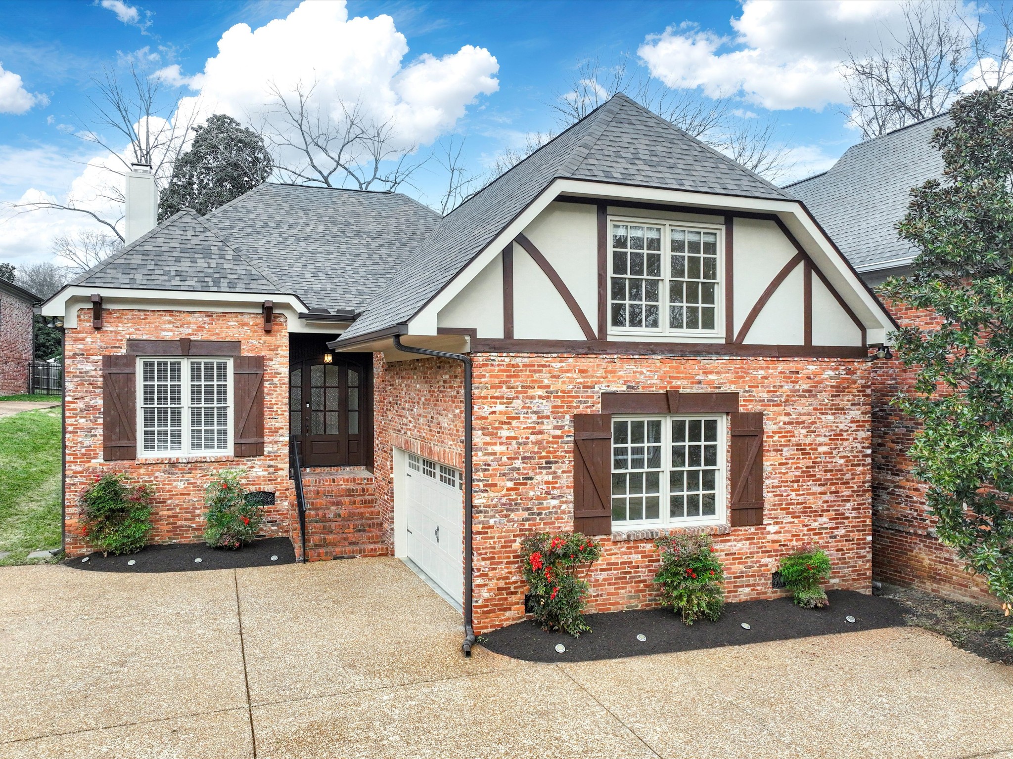 5906 Old Harding Pike