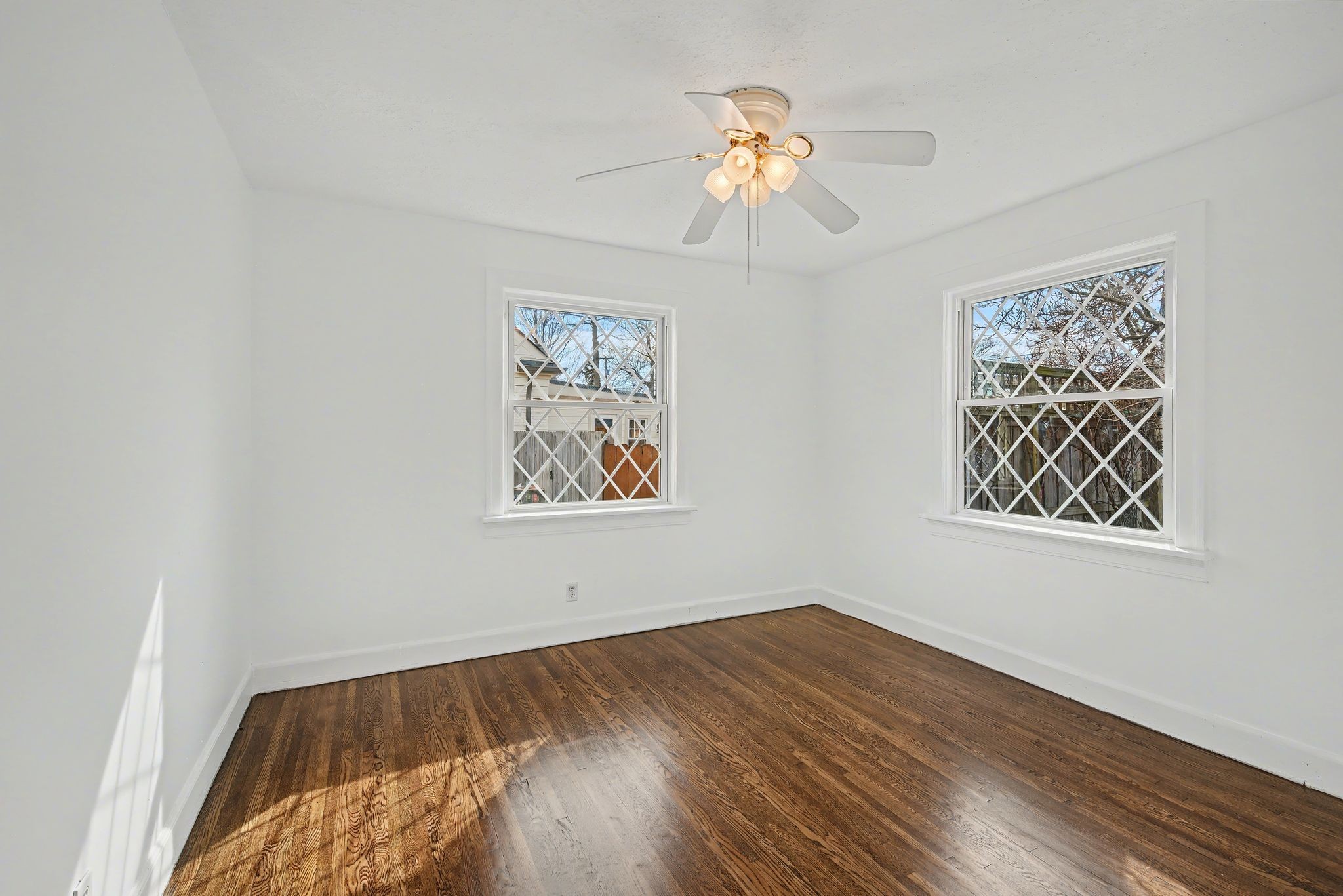 1124 Sunnymeade Dr