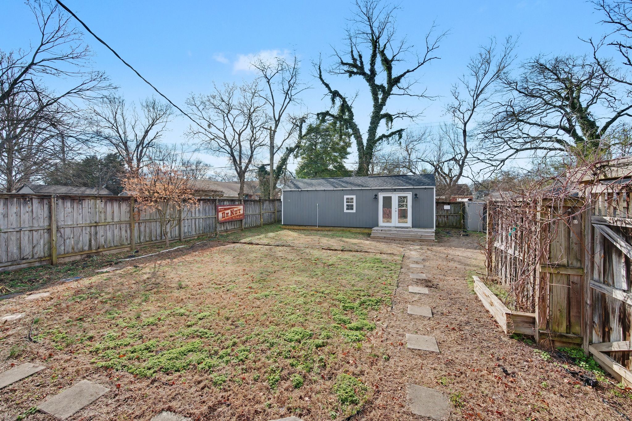 1124 Sunnymeade Dr