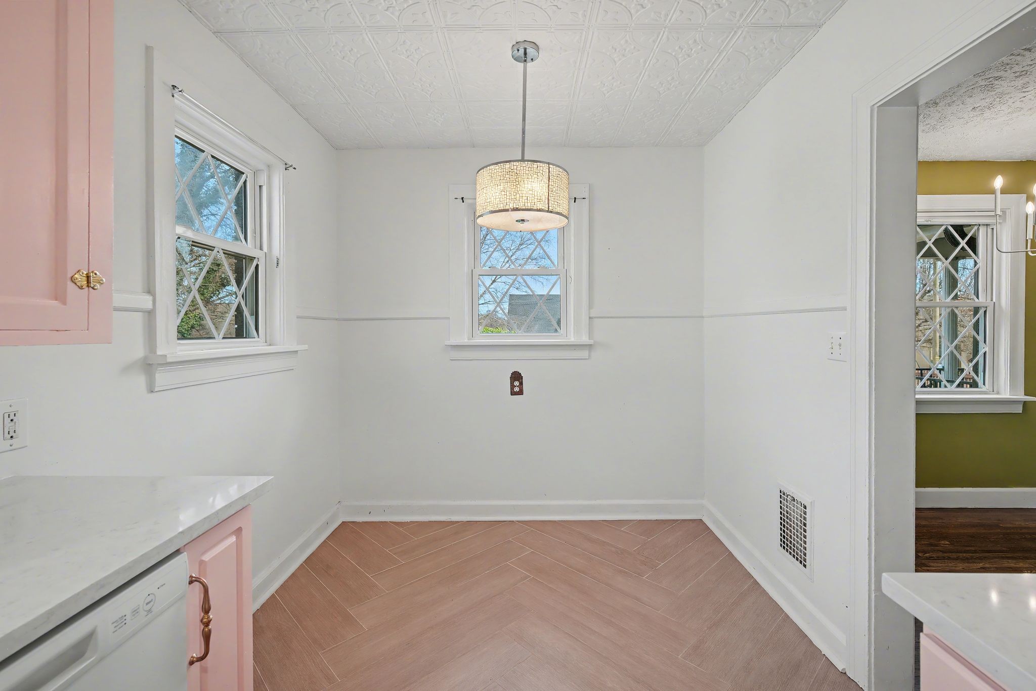 1124 Sunnymeade Dr