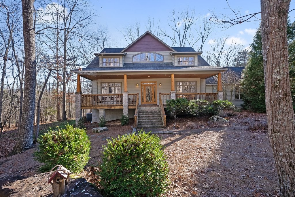 2046 Lakeshore Dr