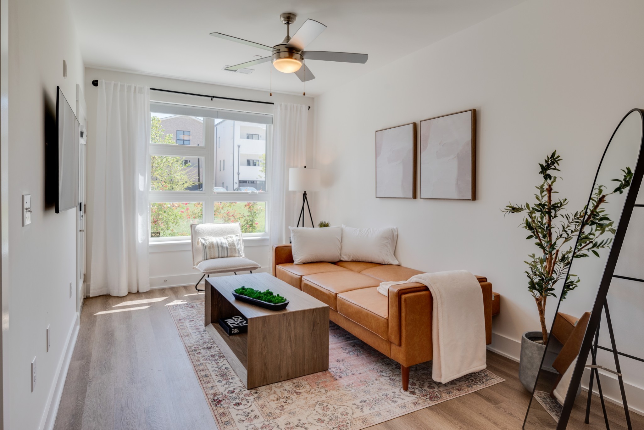 542 Southgate Ave Unit: 215