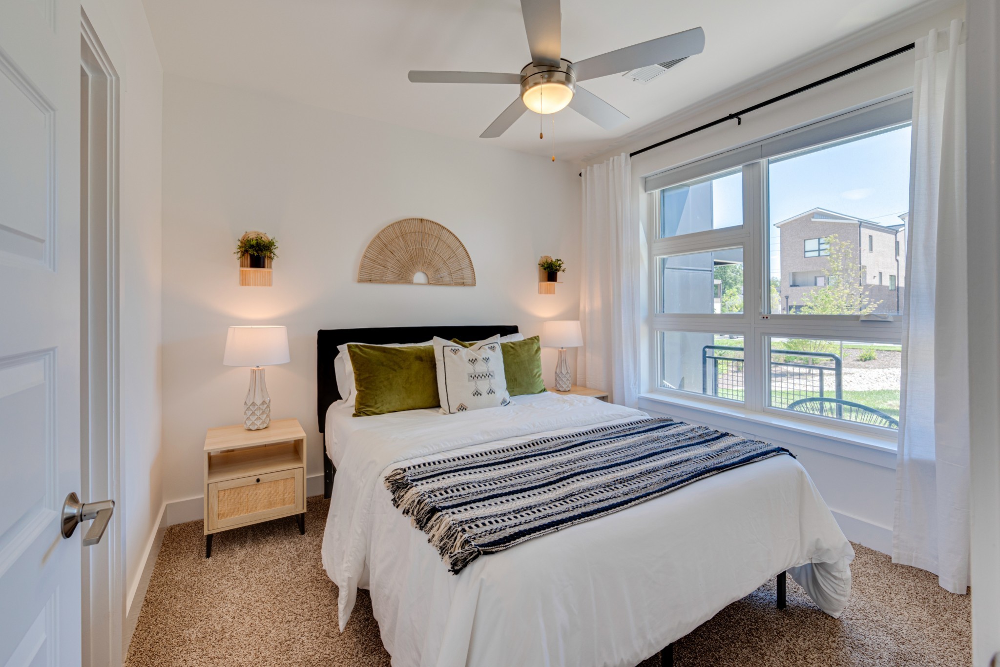 542 Southgate Ave Unit: 215