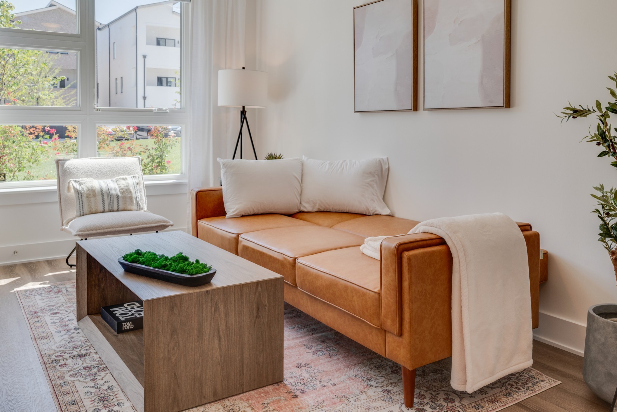 542 Southgate Ave Unit: 215