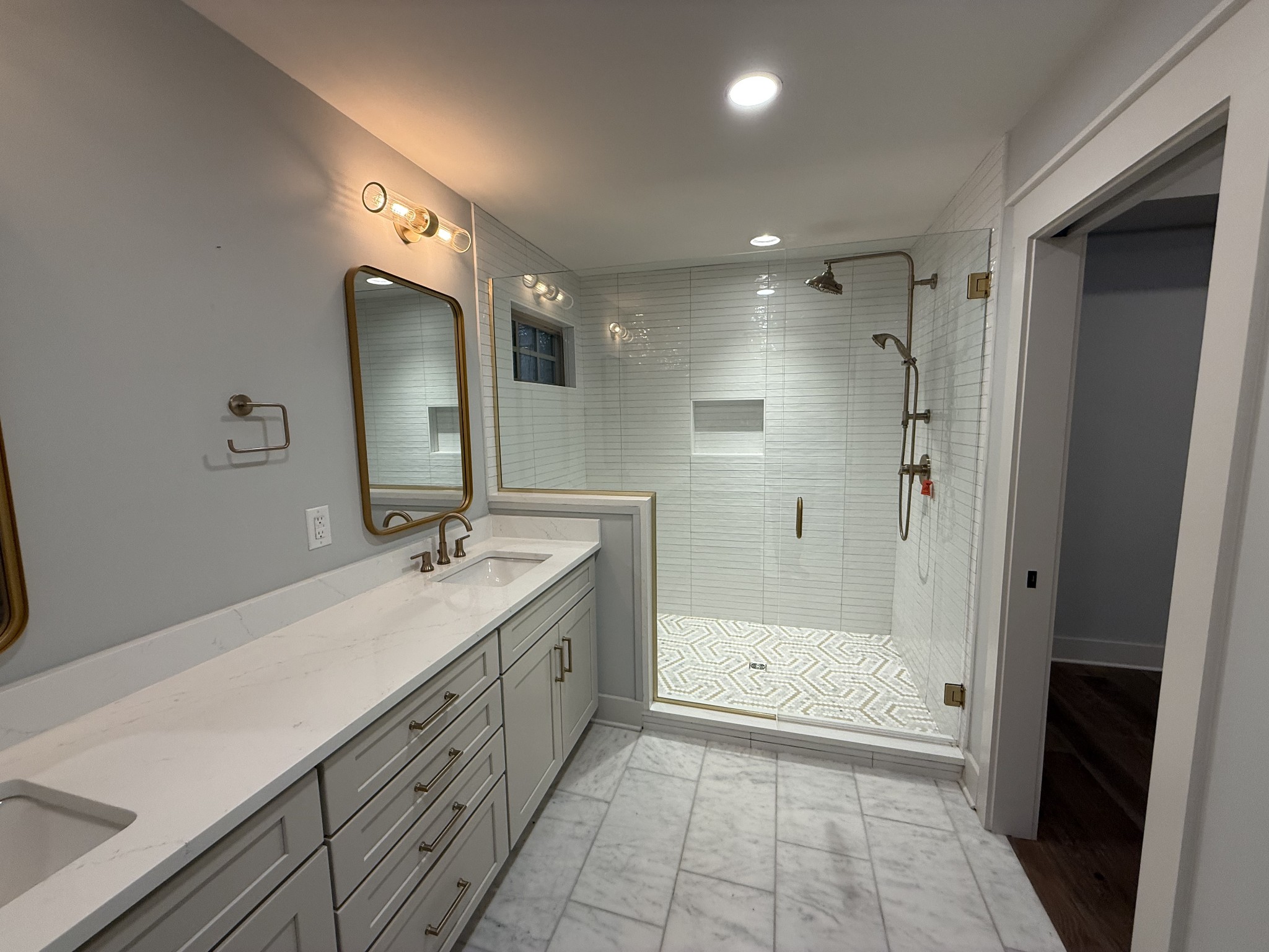 1125 Chickering Park Dr