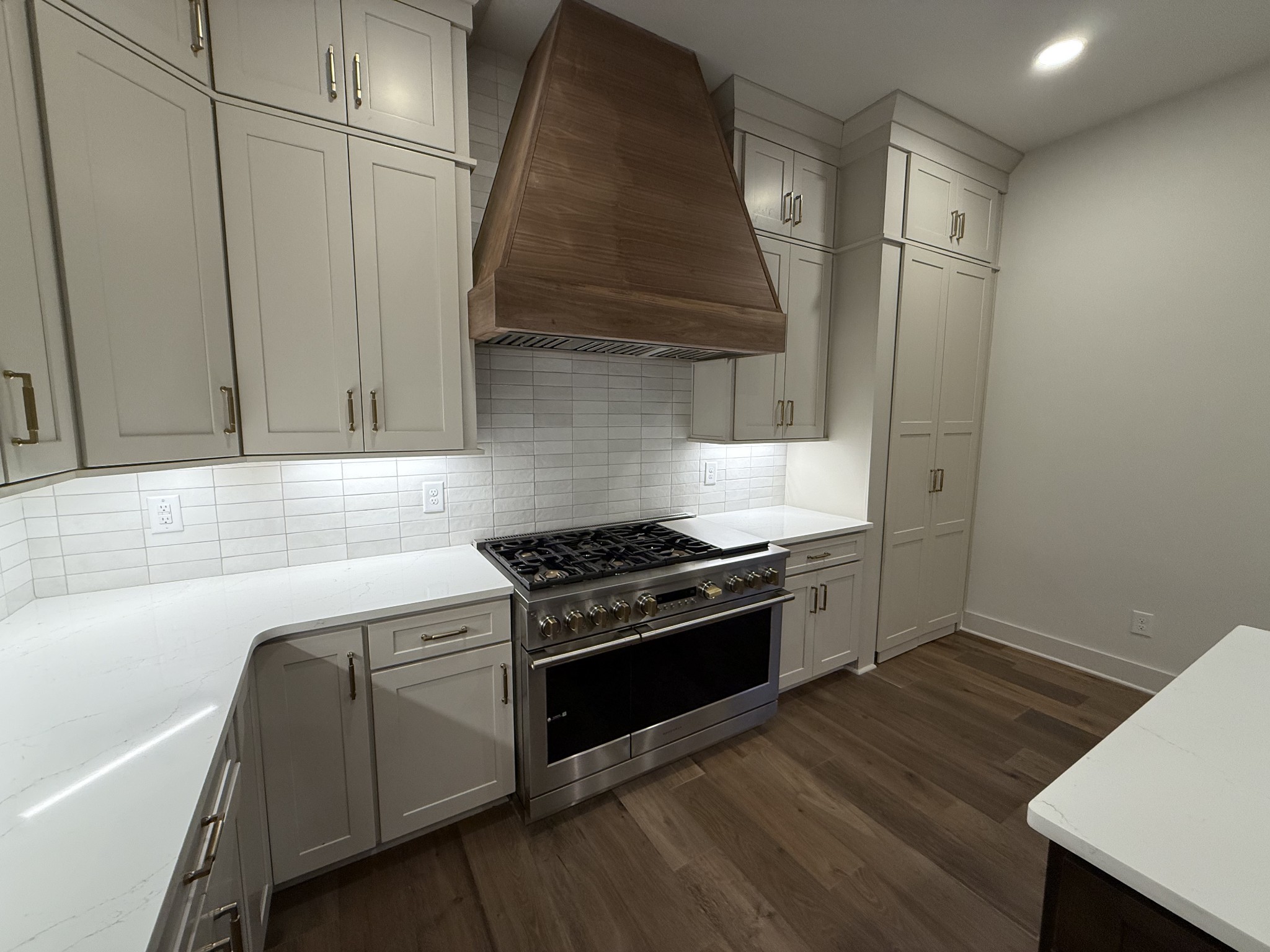 1125 Chickering Park Dr