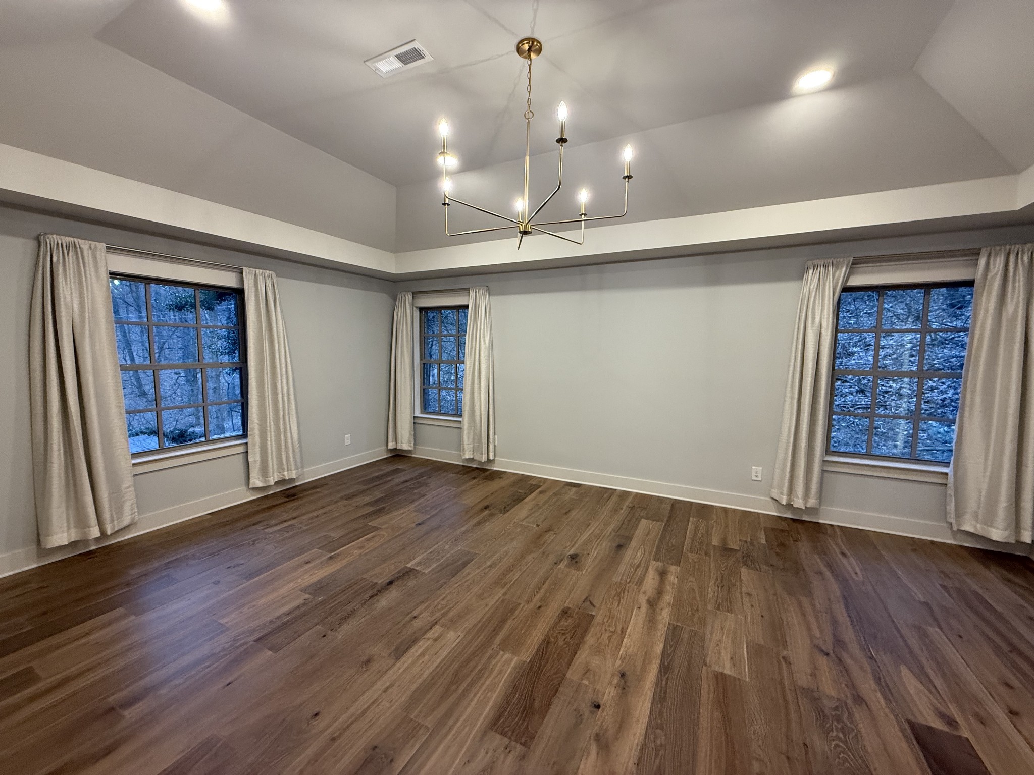 1125 Chickering Park Dr