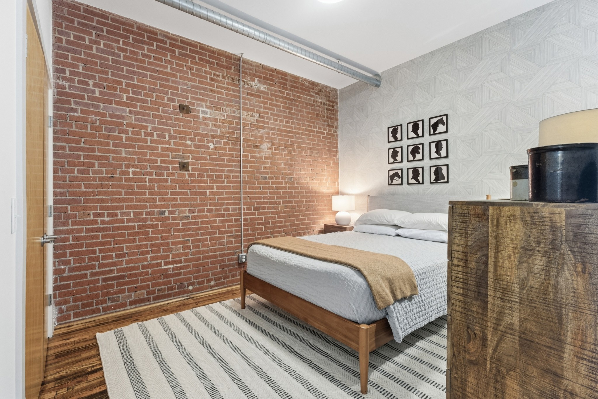 704 Taylor St Unit: 201