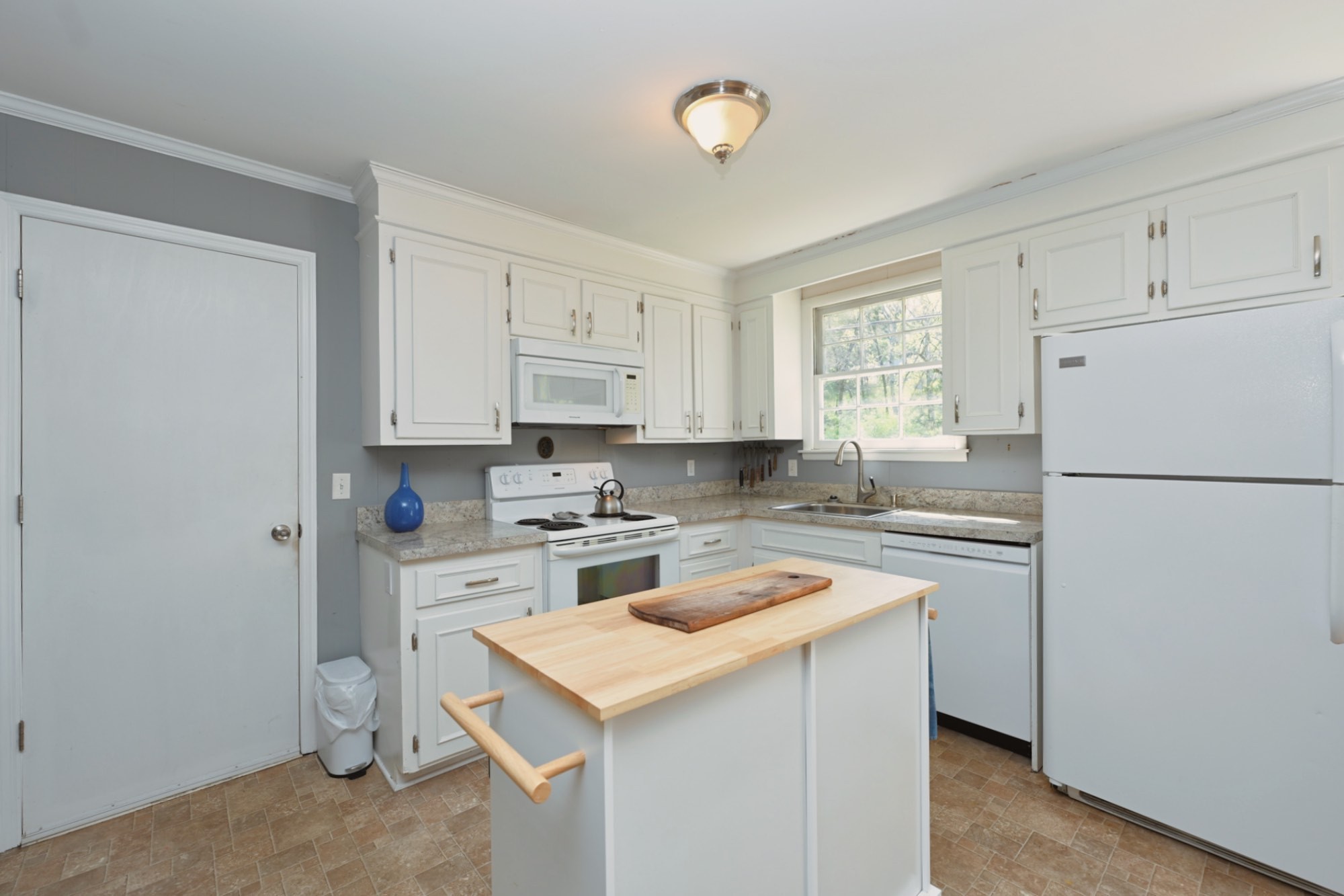 7635 Charlotte Pike Unit: Unit B