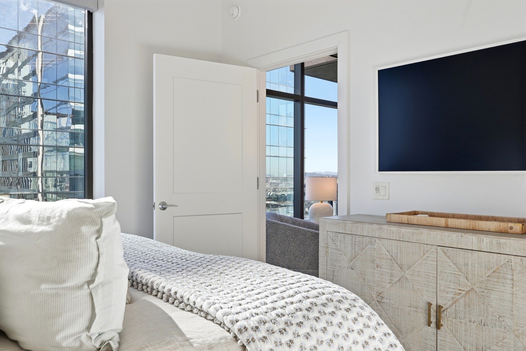 1212 Demonbreun St Unit: 1402