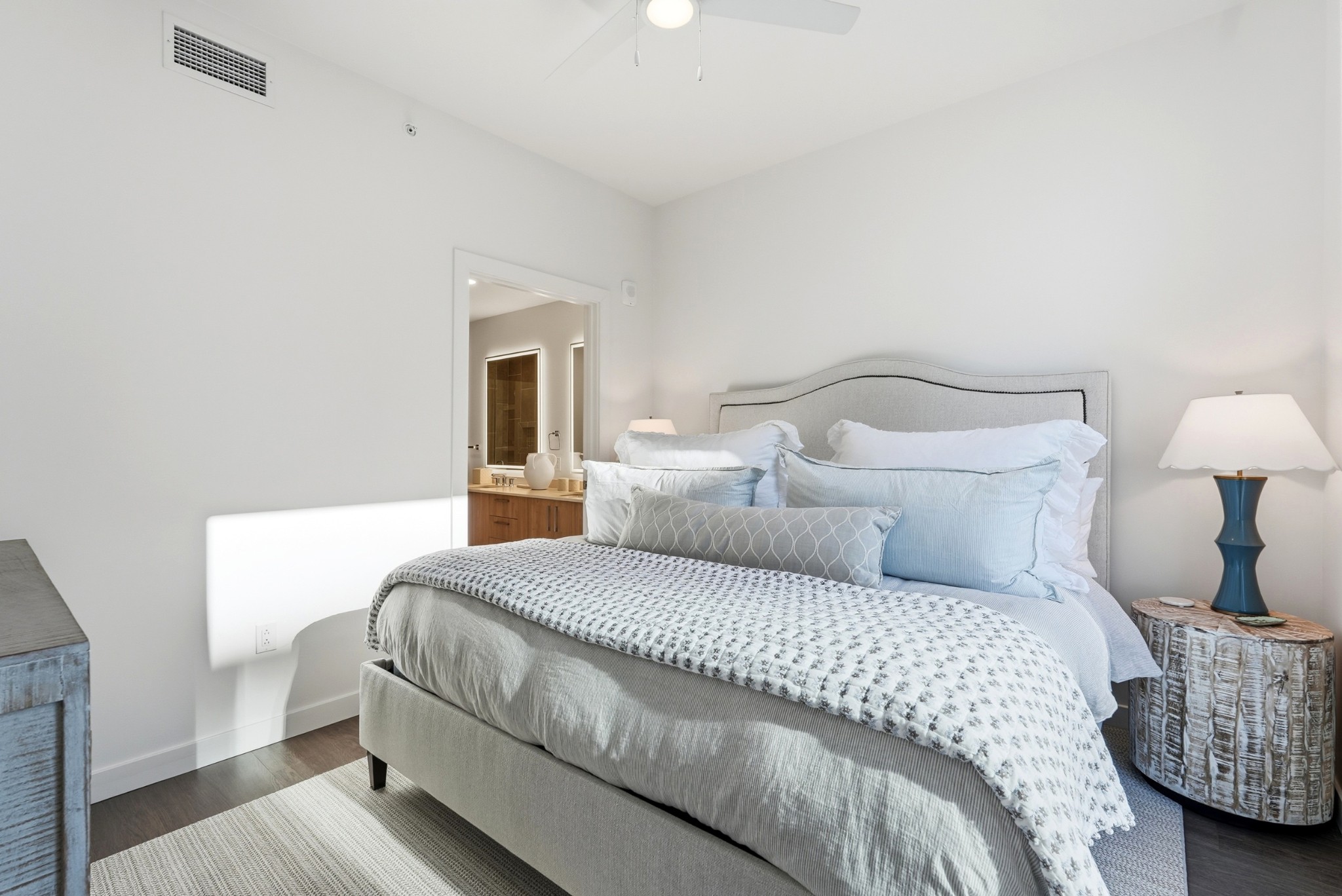 1212 Demonbreun St Unit: 1402