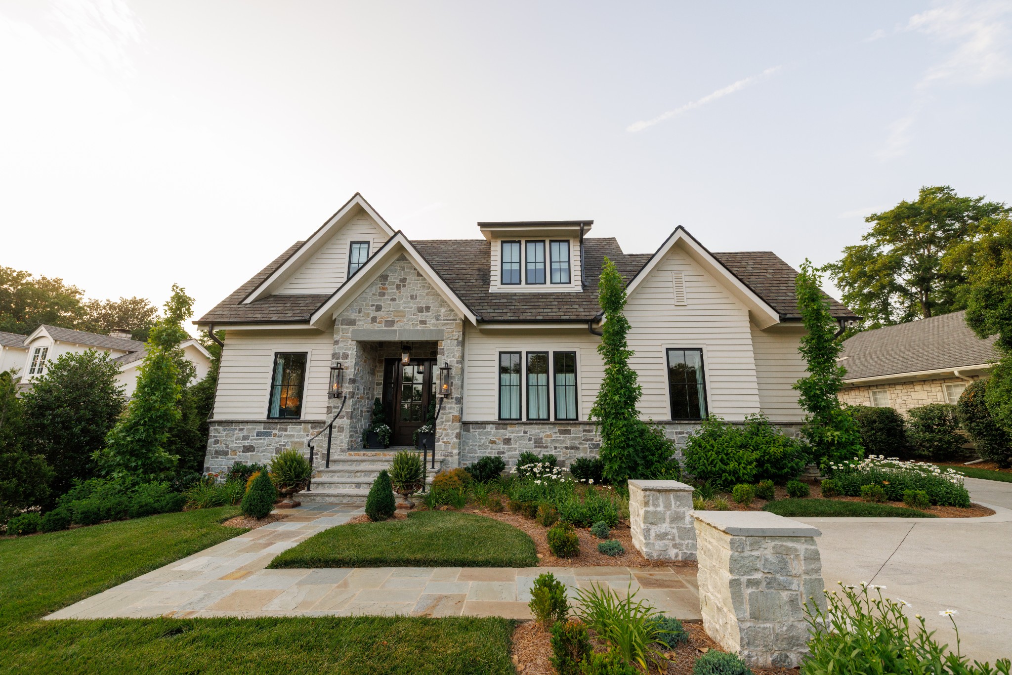 280 Harding Pl