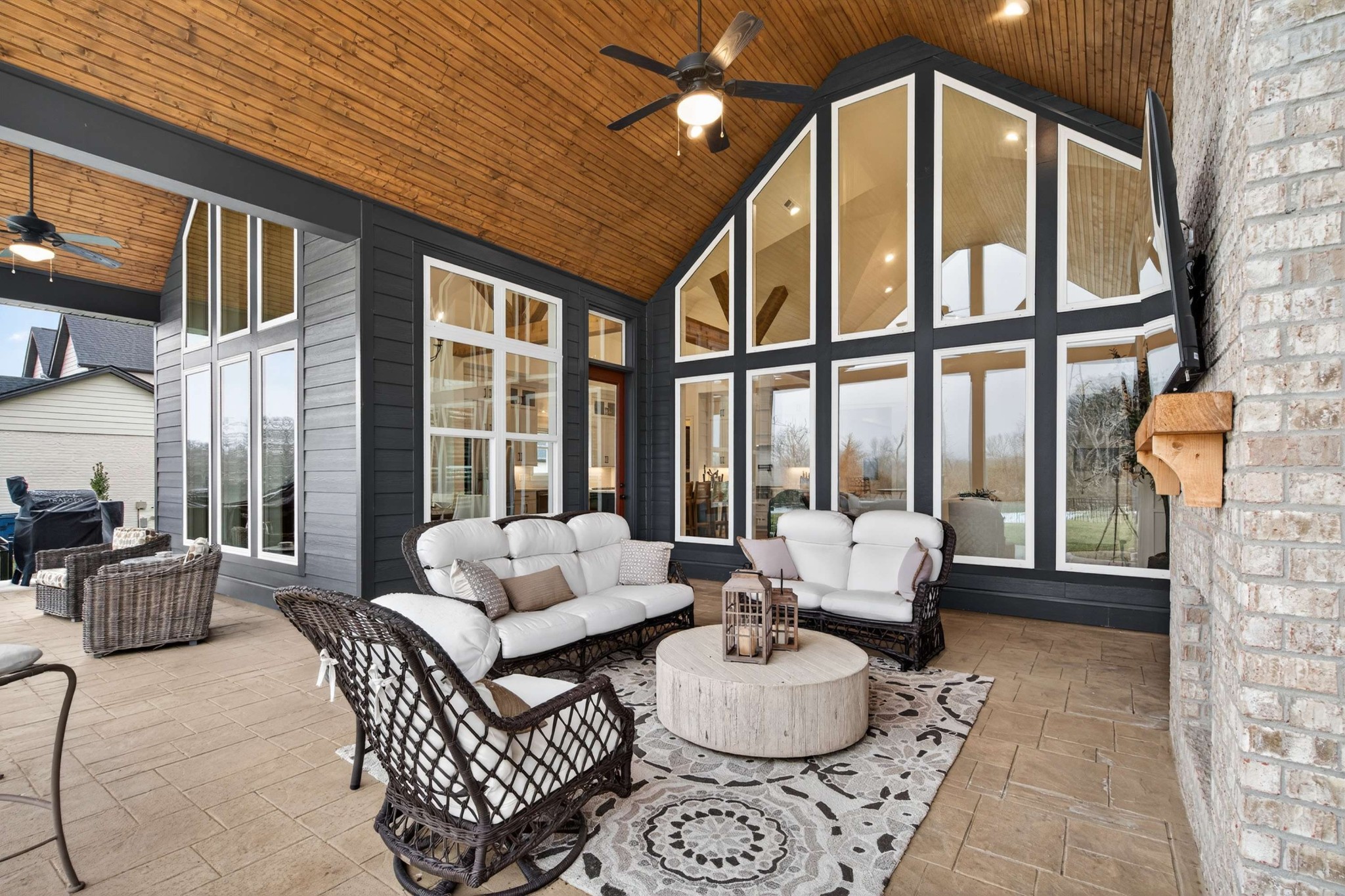 7017 Lampkins Crossing Dr