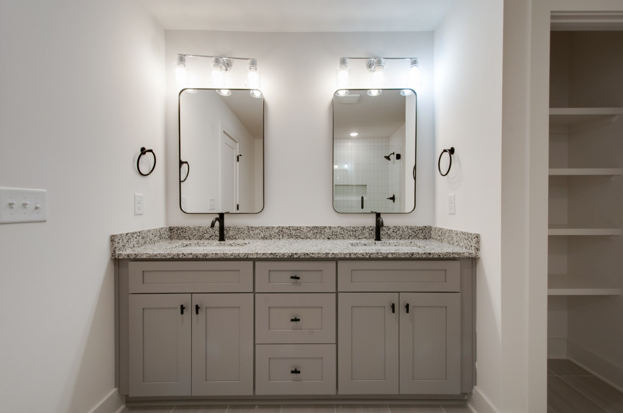 440 Markham St Unit: 24