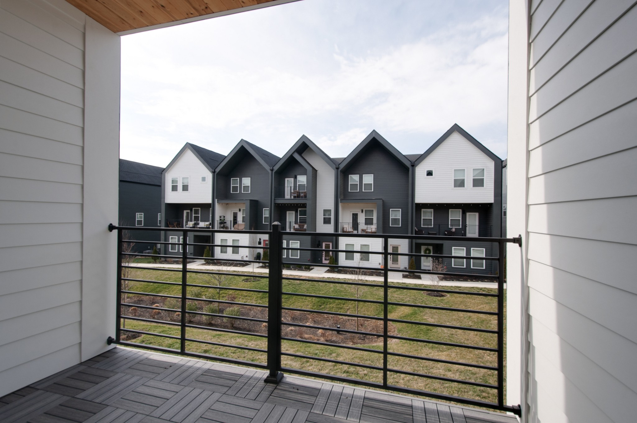 440 Markham St Unit: 24